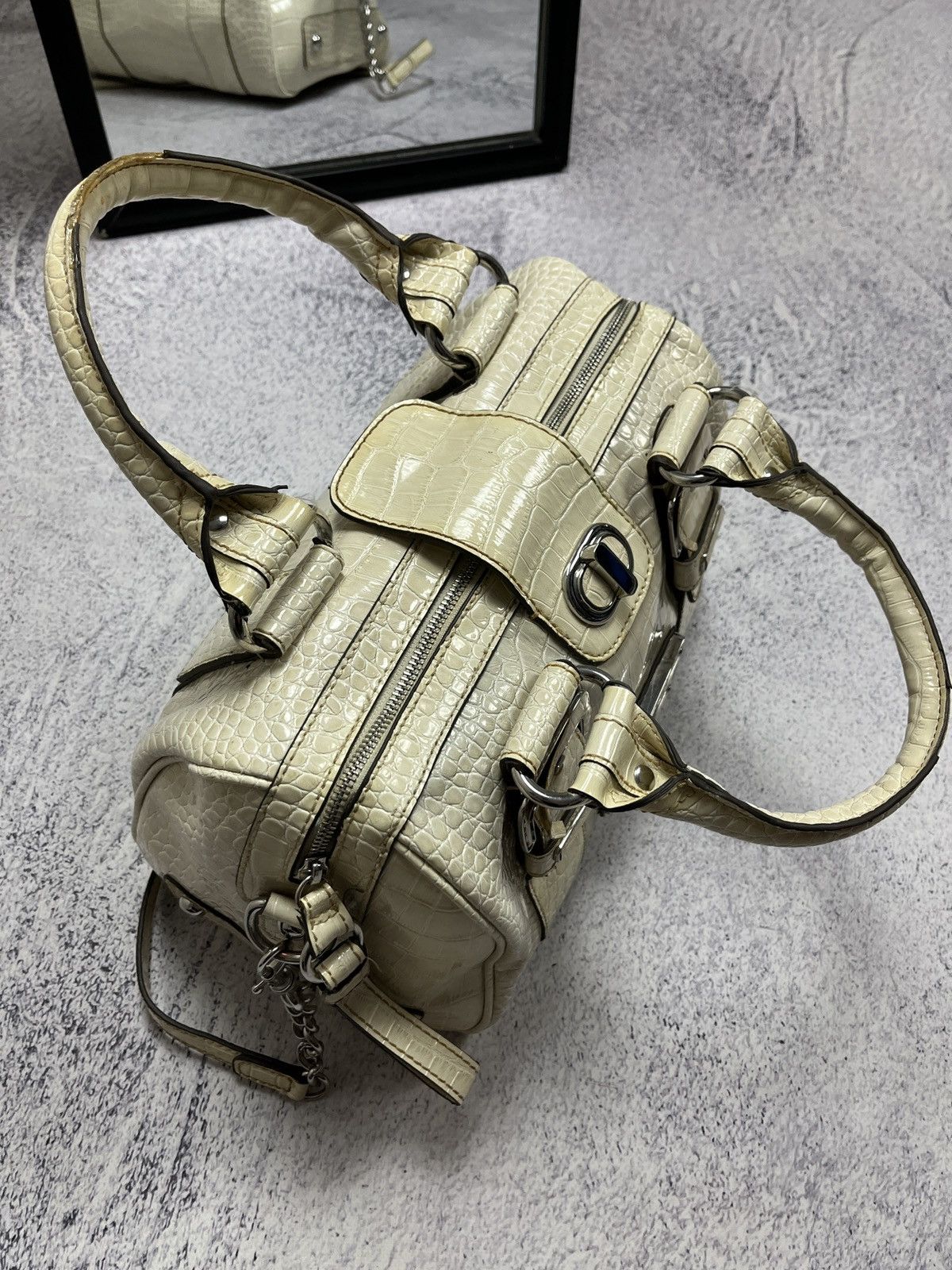 Guess Guess Vintage Buckle Logo Shoulder Bag 00’s Y2k Avant Garde Size ONE SIZE - 6 Thumbnail