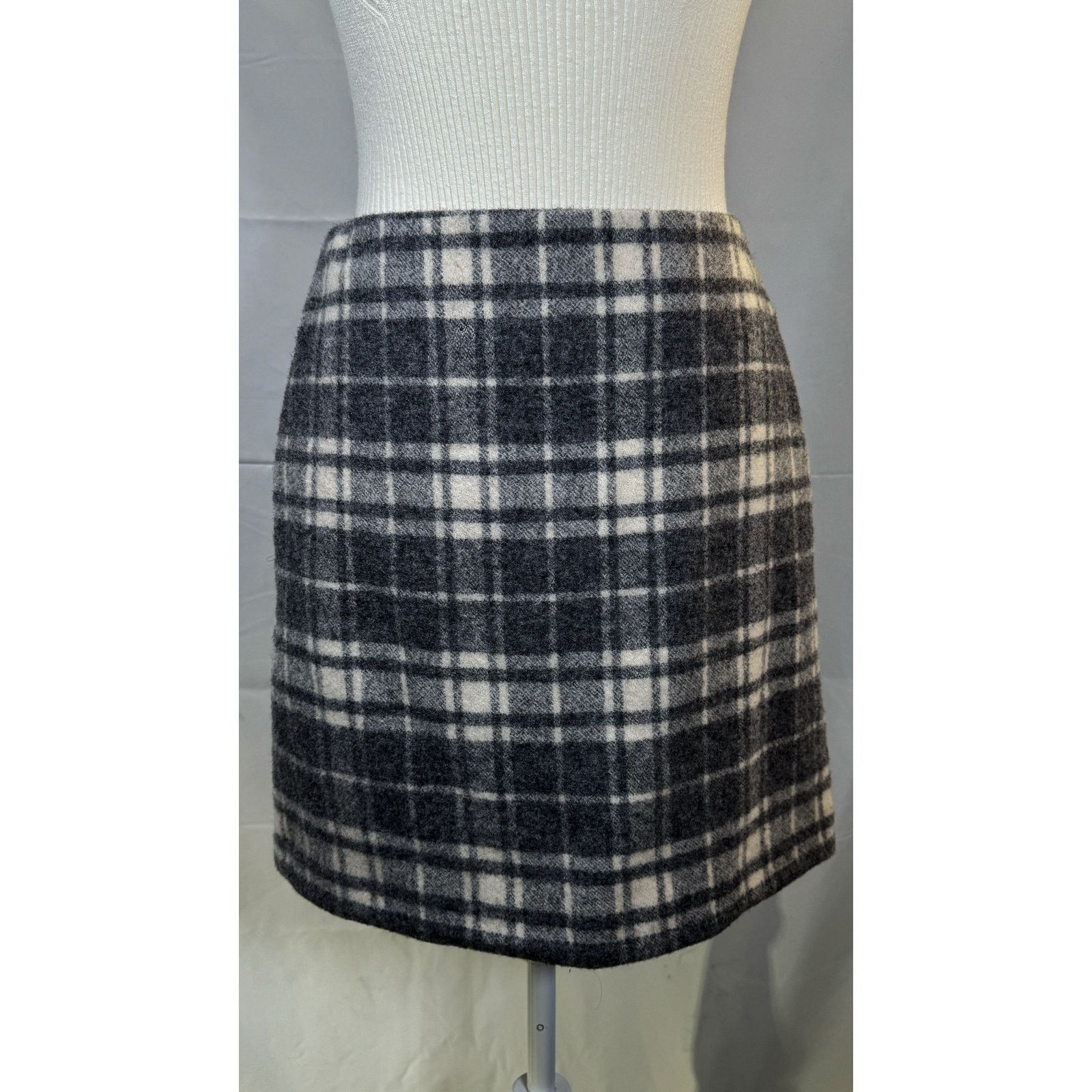 Uniqlo THE STUDENT-TEACHER SKIRT Size 26" / US 2 / IT 38 - 1 Thumbnail