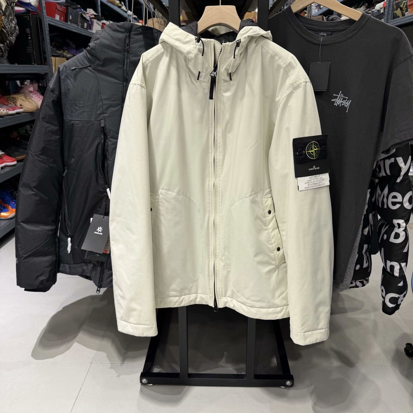 Stone Island Stone Island White Heavy Coat l Men Size US L / EU 52-54 / 3 - 1 Thumbnail