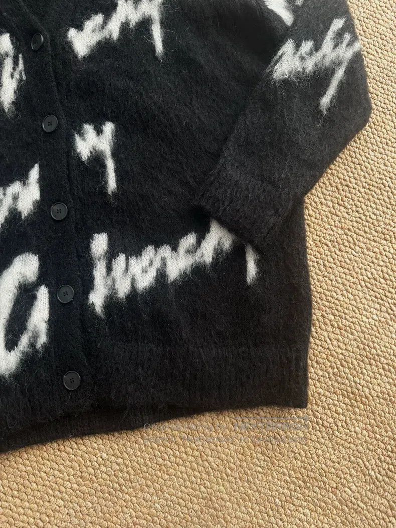 Givenchy Givenchy Mohair Logo printed V-neck single-breasted long-s Size US M / EU 48-50 / 2 - 3 Thumbnail