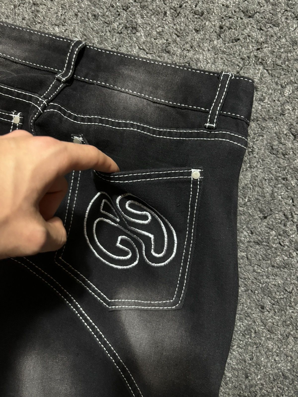 Jean × Vintage Vintage very rare abstract art black white baggy jeans denim Size US 33 - 7 Thumbnail