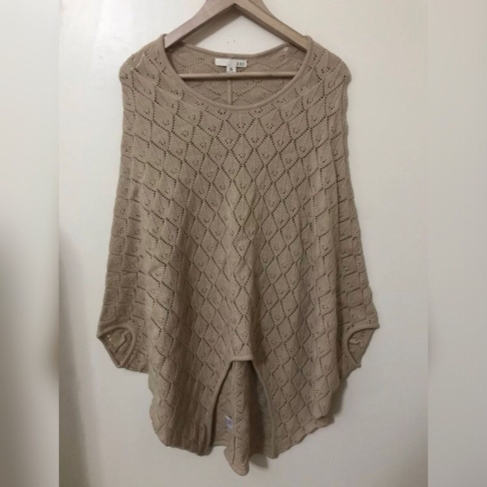 Other XXI Caramel Batwing 30% Wool Pullover Sweater/Poncho Size M / US 6-8 / IT 42-44 - 1 Thumbnail