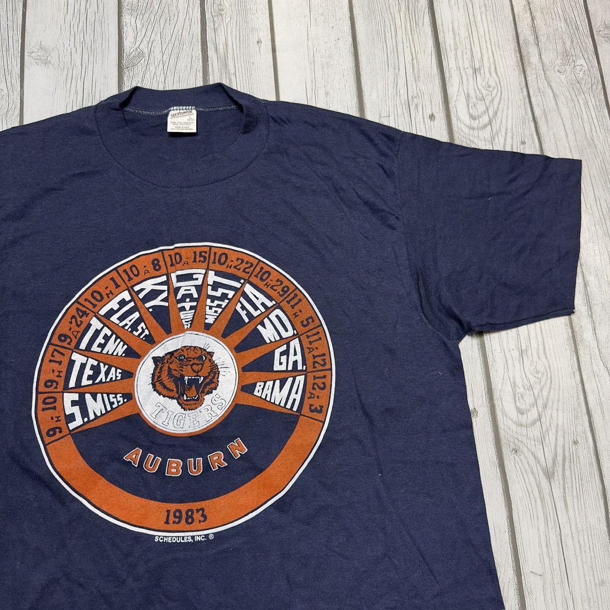 NCAA × Vintage Vintage Auburn Tigers football tee Size US L / EU 52-54 / 3 - 3 Thumbnail