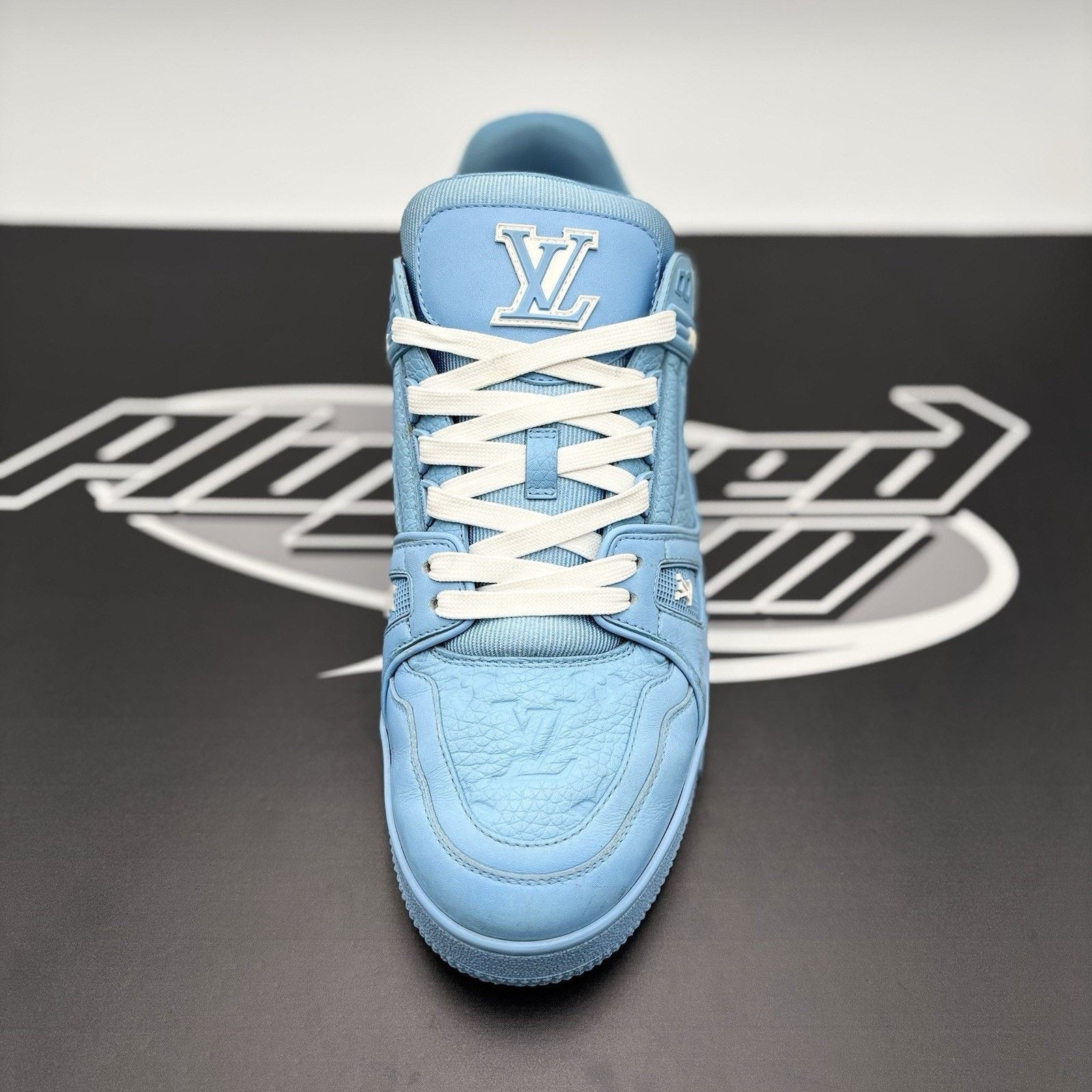 Louis Vuitton (10.5-11 US) - Louis Vuitton Trainer ' Sky Blue ' | GREAT! Size US 11 / EU 44 - 14 Thumbnail