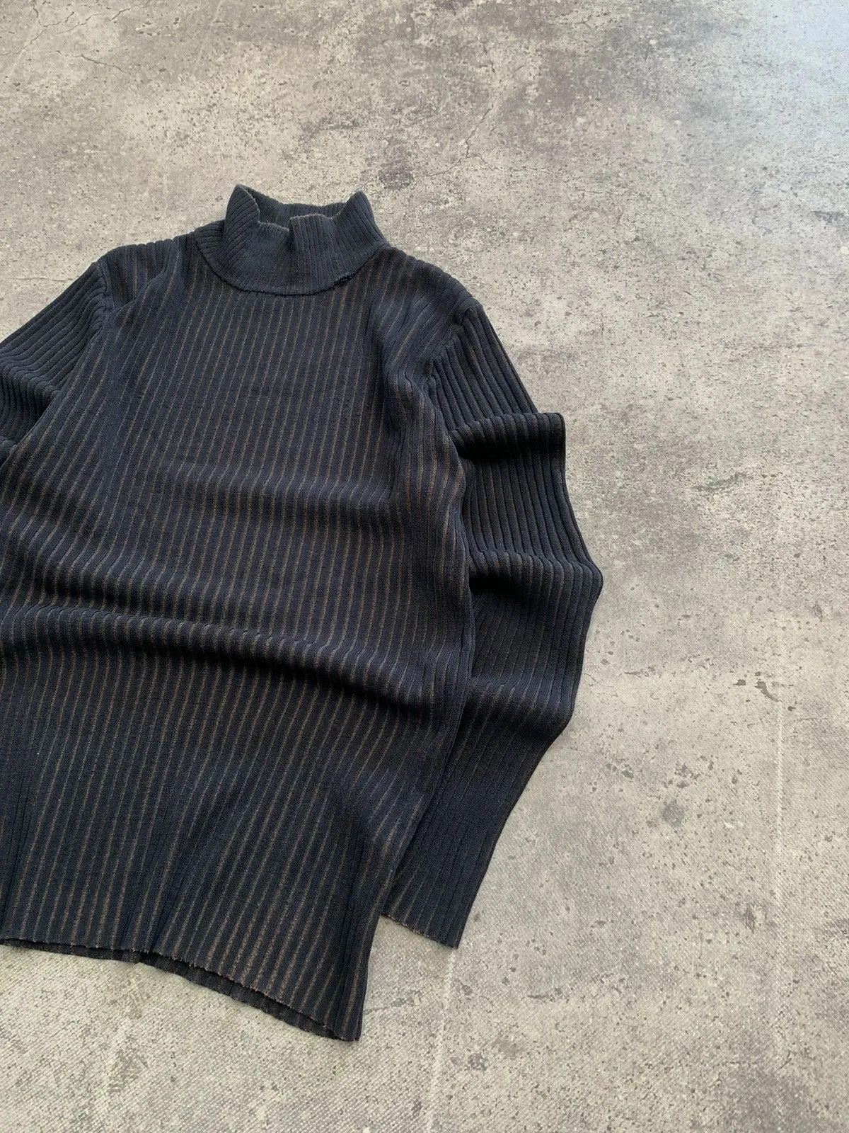 Japanese Brand Vintage Y2K Distressed Striped Sweater Faded knit Y2K Effect Size US M / EU 48-50 / 2 - 8 Thumbnail