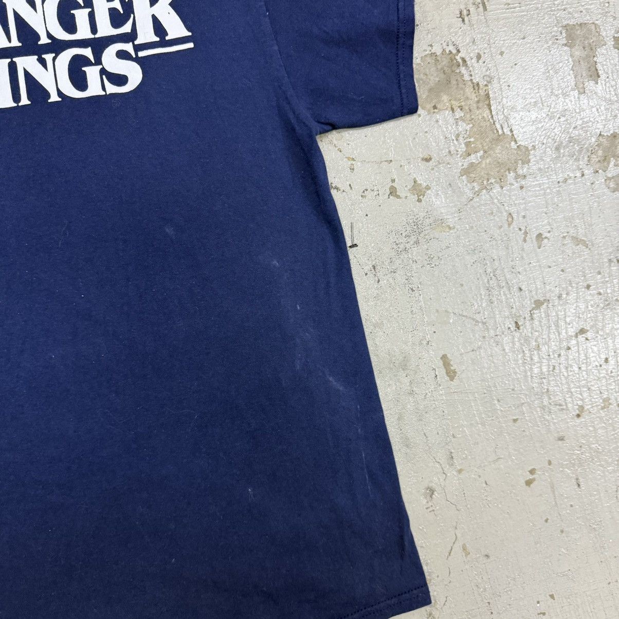Vintage Vintage Stranger Things Hawkins AV Club Tee Size US L / EU 52-54 / 3 - 7 Thumbnail