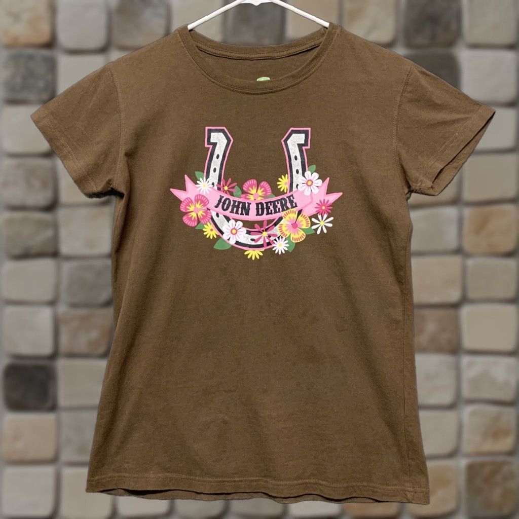John Deere John Deere T-Shirt Women S/P Brown Large Graphic LOGO Horseshoe Flowers Crew Neck Short Sleeve Cap Sleeve 100% Cotton Shirt Logo Knit Casual Mens? Size S / US 4 / IT 40 - 1 Thumbnail