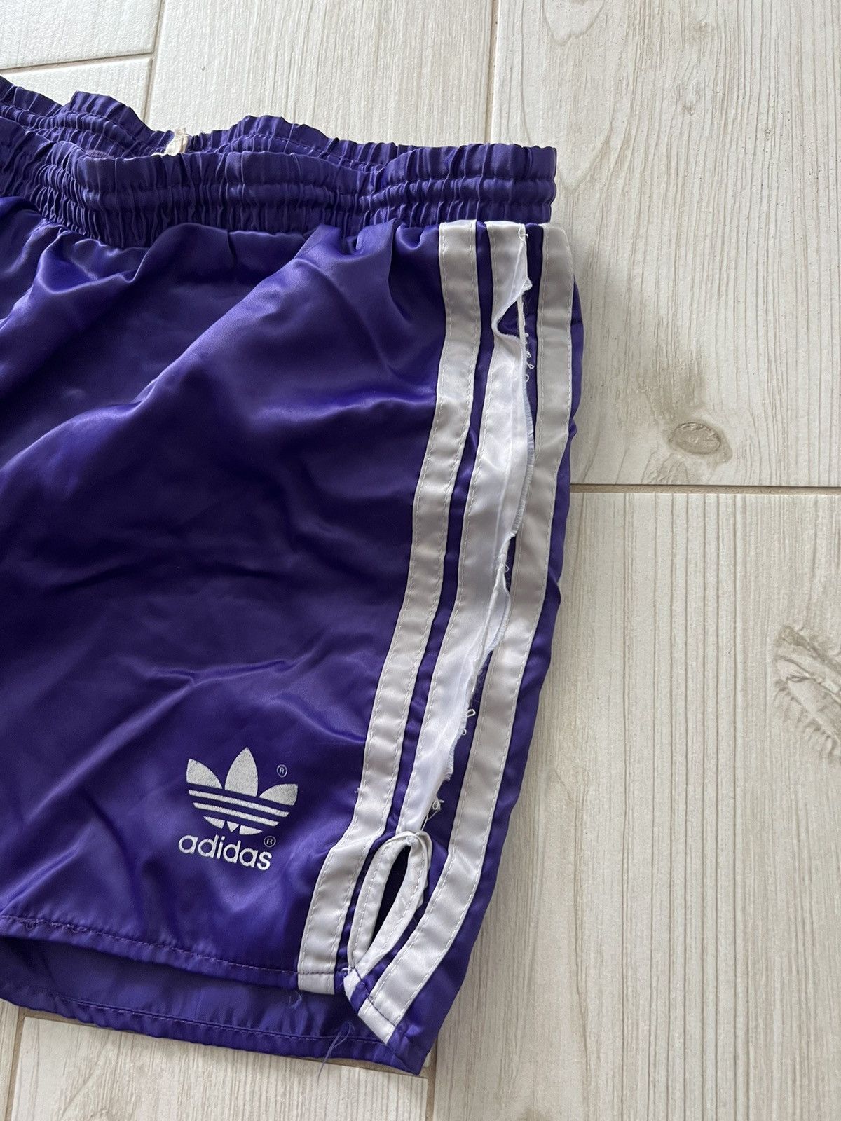 Adidas 1990s ADIDAS VINTAGE SHORTS FOOTBALL SOCCER RUNNING PURPLE Size US 30 / EU 46 - 11 Thumbnail