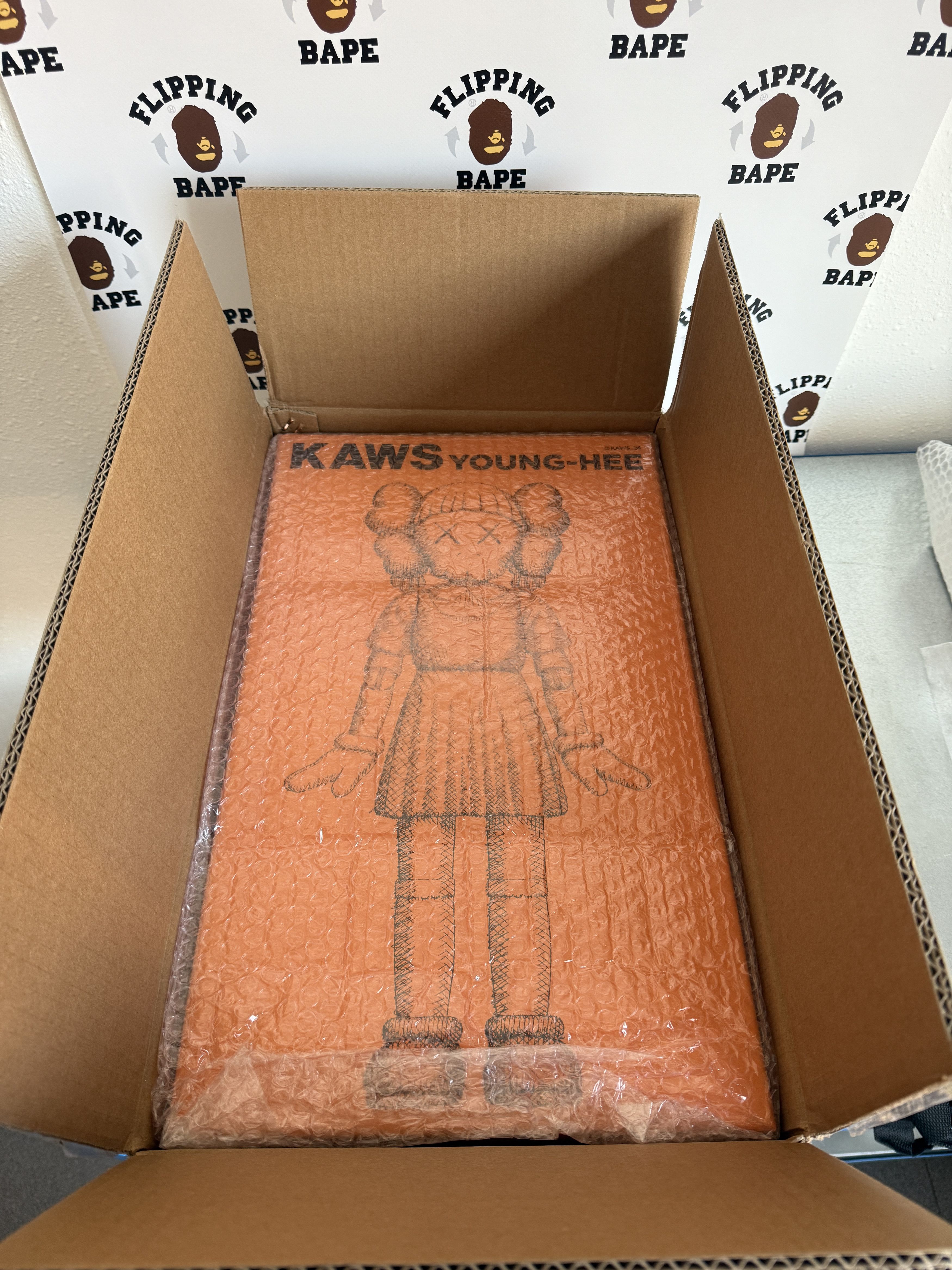 Kaws KAWS YOUNG-HEE Figure (Coloured) Size ONE SIZE - 24 Thumbnail