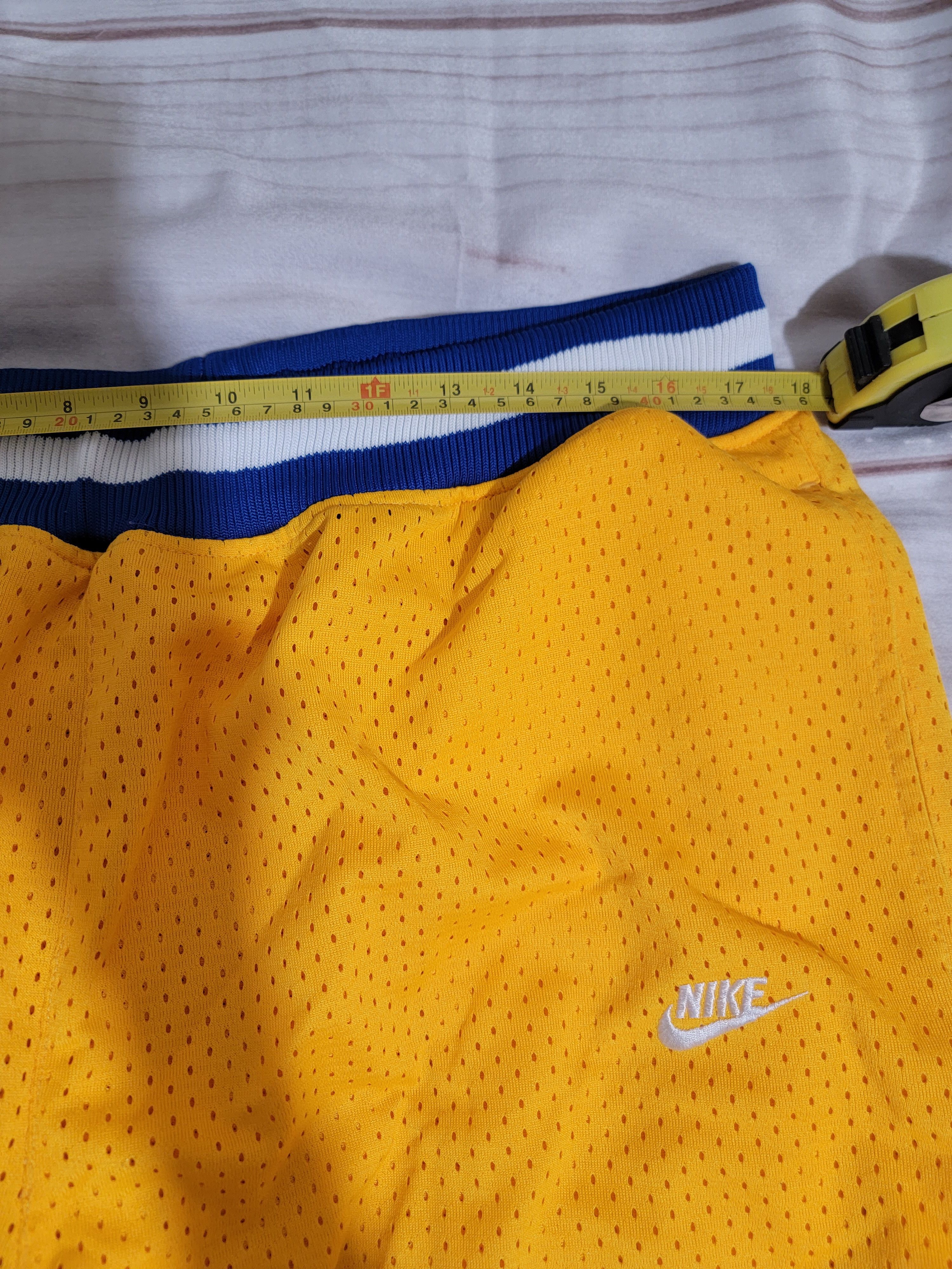 Nike VINTAGE Y2K Nike Yellow/Blue Diamond Basketball Shorts Xxl Size US 40 / EU 56 - 5 Thumbnail