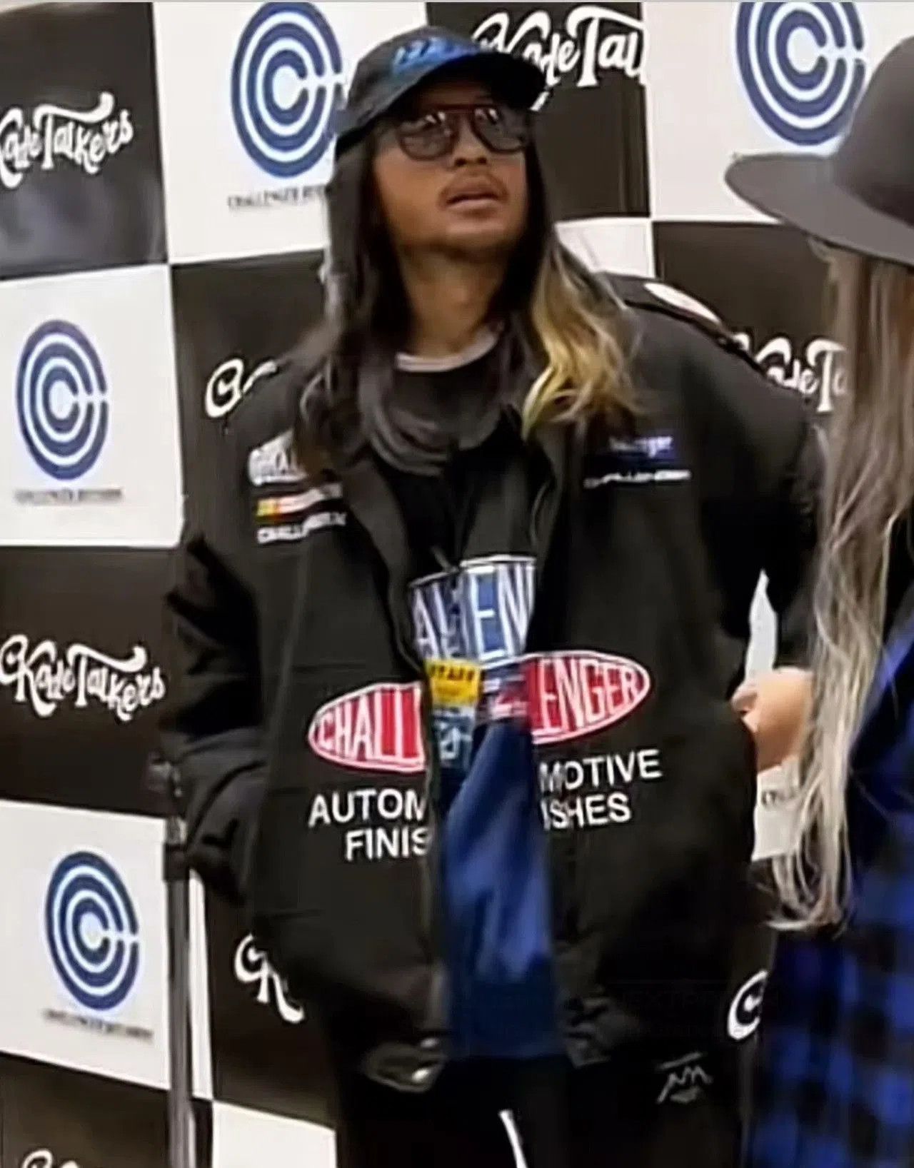 Other Challenger Vintage Motorcycle Hoodie. Size US XL / EU 56 / 4 - 1 Thumbnail