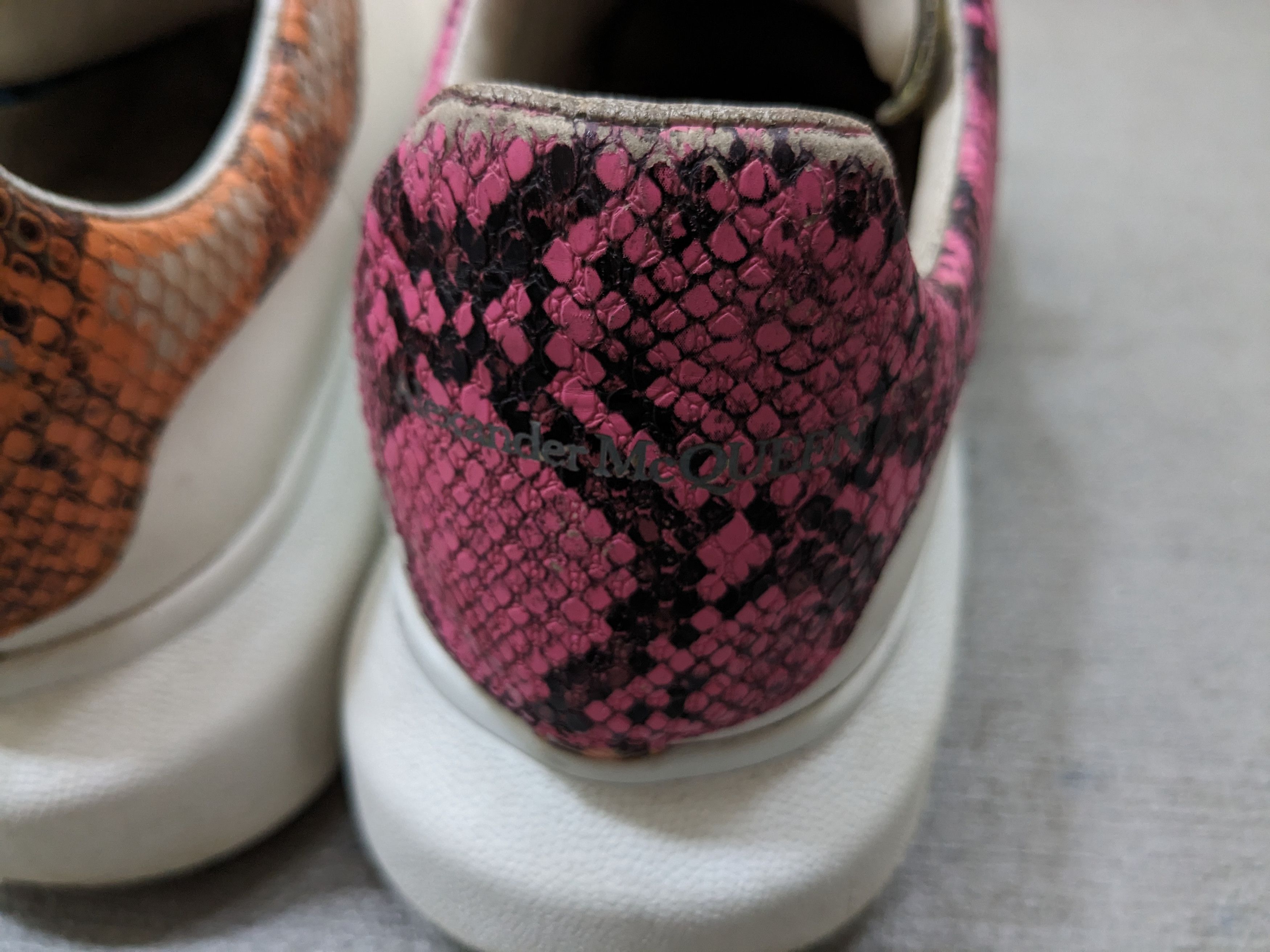 Alexander McQueen Alexander Mcqueen Oversized Larry Sneakers 11 44 White Size US 11 / EU 44 - 18 Thumbnail