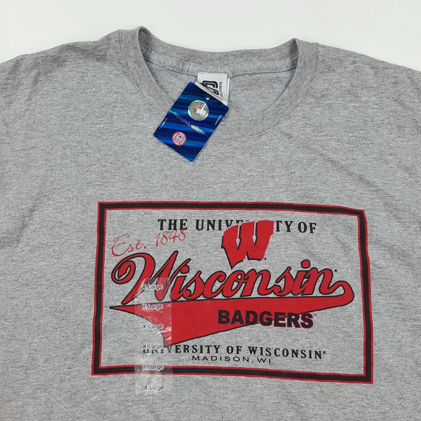 NCAA VINTAGE Wisconsin Badgers Football NCAA Size XL College Gray School Retro T Shirt Men Size US XL / EU 56 / 4 - 2 Thumbnail