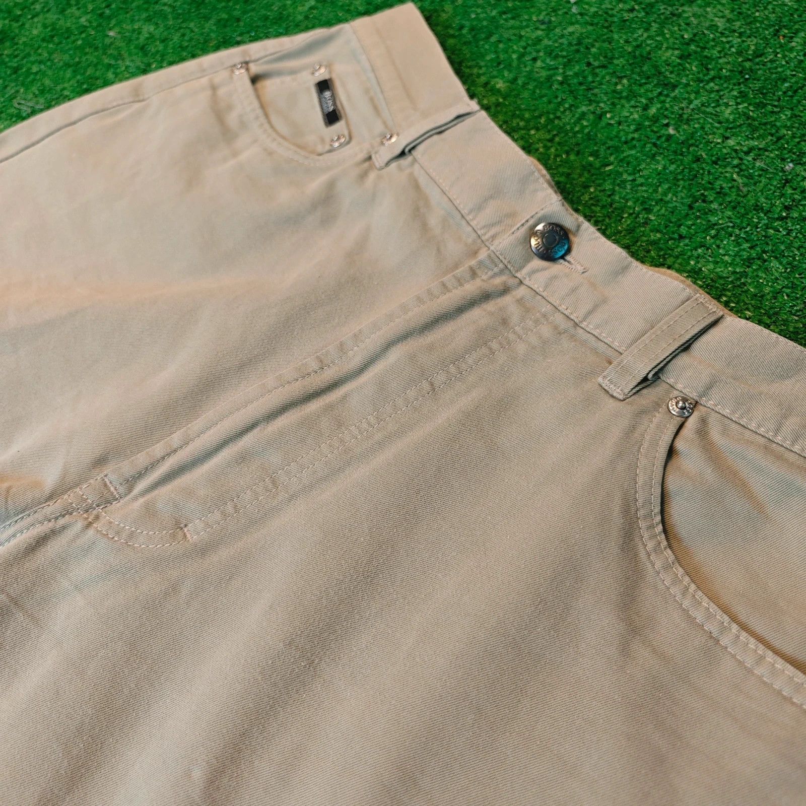 Hugo Boss Vintage Hugo Boss Pants Mens 36x34 Beige Straight Baggy Size US 36 / EU 52 - 11 Thumbnail