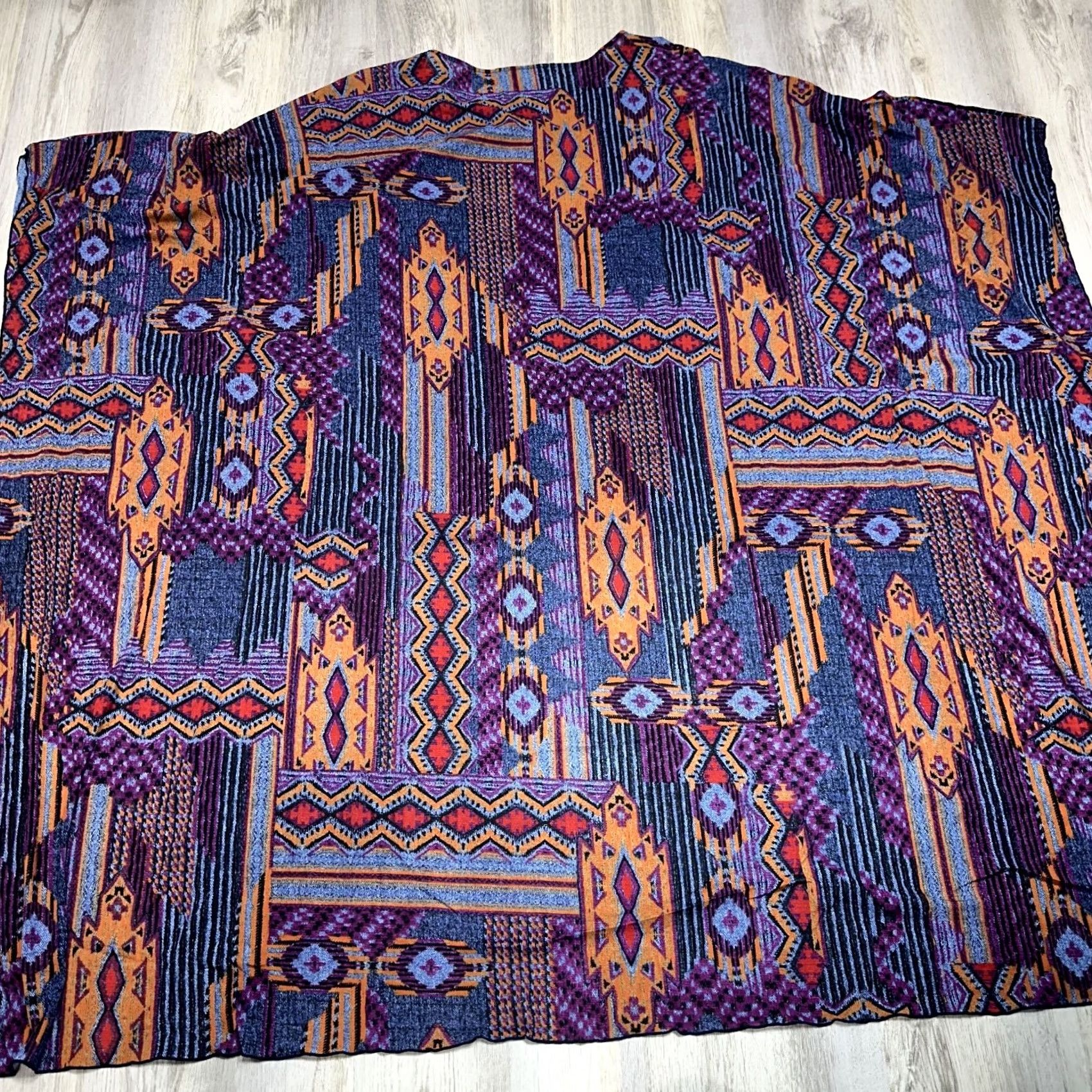 Vintage Women's Purple Aztec Poncho Cape Top Nylon One Size Slim Factor Investments Capes Poncho Aztec Purple Womens One Size Size ONE SIZE - 3 Thumbnail