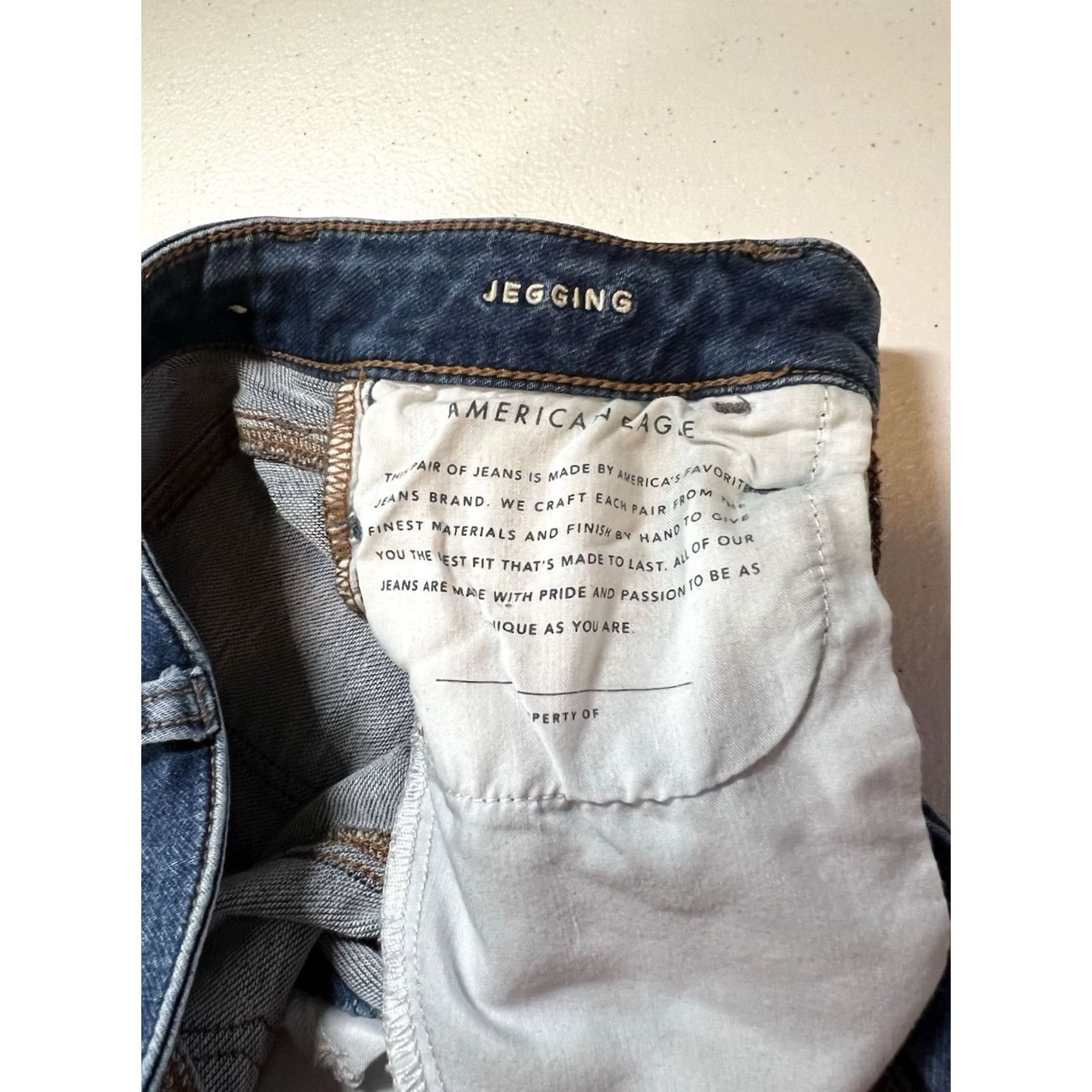 American Eagle Outfitters American Eagle Outfitters Jegging Womens 00 Blue Denim Distressed Button Mid Rise 26.5in Inseam Regular Stretch Comfort Pockets Medium Wash Size 24" / US 00 / IT 34 - 5 Thumbnail