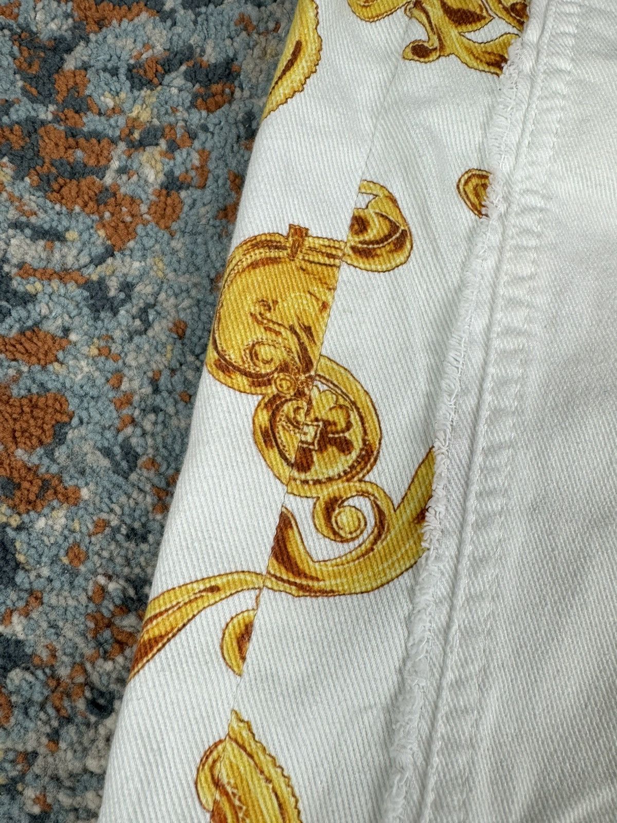 Versace Jeans Couture Vintage Y2K Versace Jeans Couture floral print ripped jeans Size 27" / US 4 / IT 40 - 9 Thumbnail