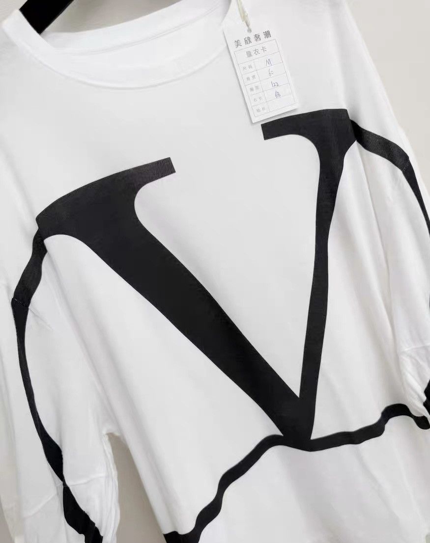 Valentino Valentino main line white long-sleeved shirt Size M / US 6-8 / IT 42-44 - 2 Thumbnail
