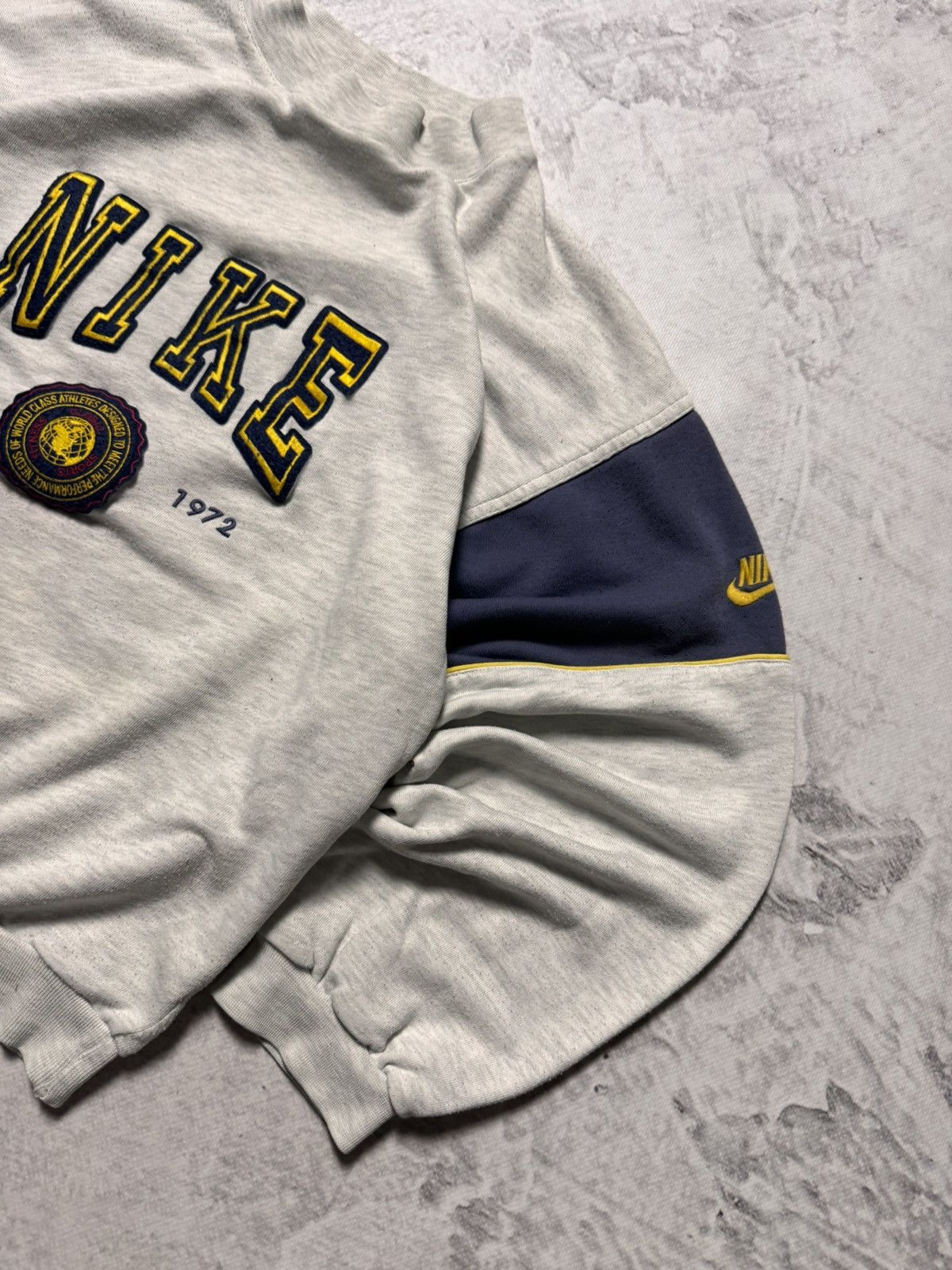 Nike × Vintage 90s Nike Vintage Big Logo Oversize Sweatshirt Crewneck Size US M / EU 48-50 / 2 - 5 Thumbnail