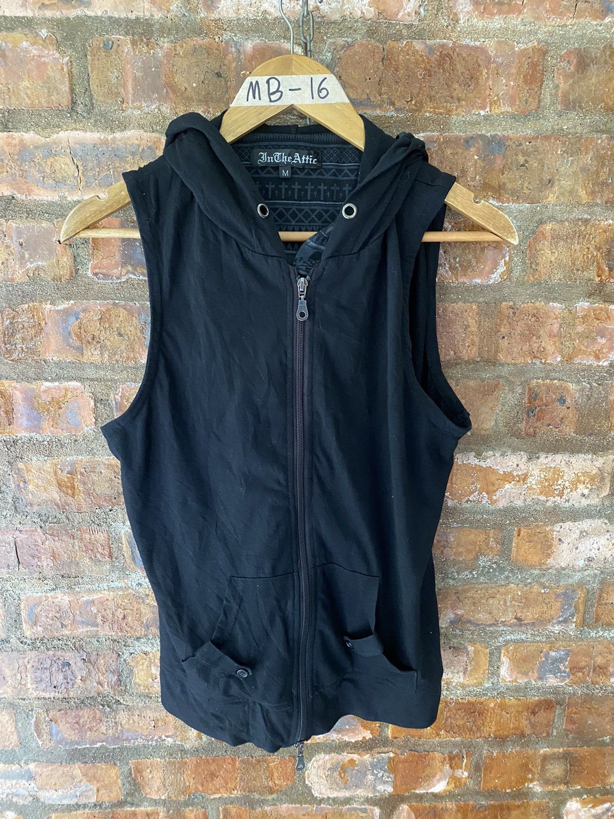 In The Attic Vtg skull and cross double layer hoodie Size US M / EU 48-50 / 2 - 7 Thumbnail
