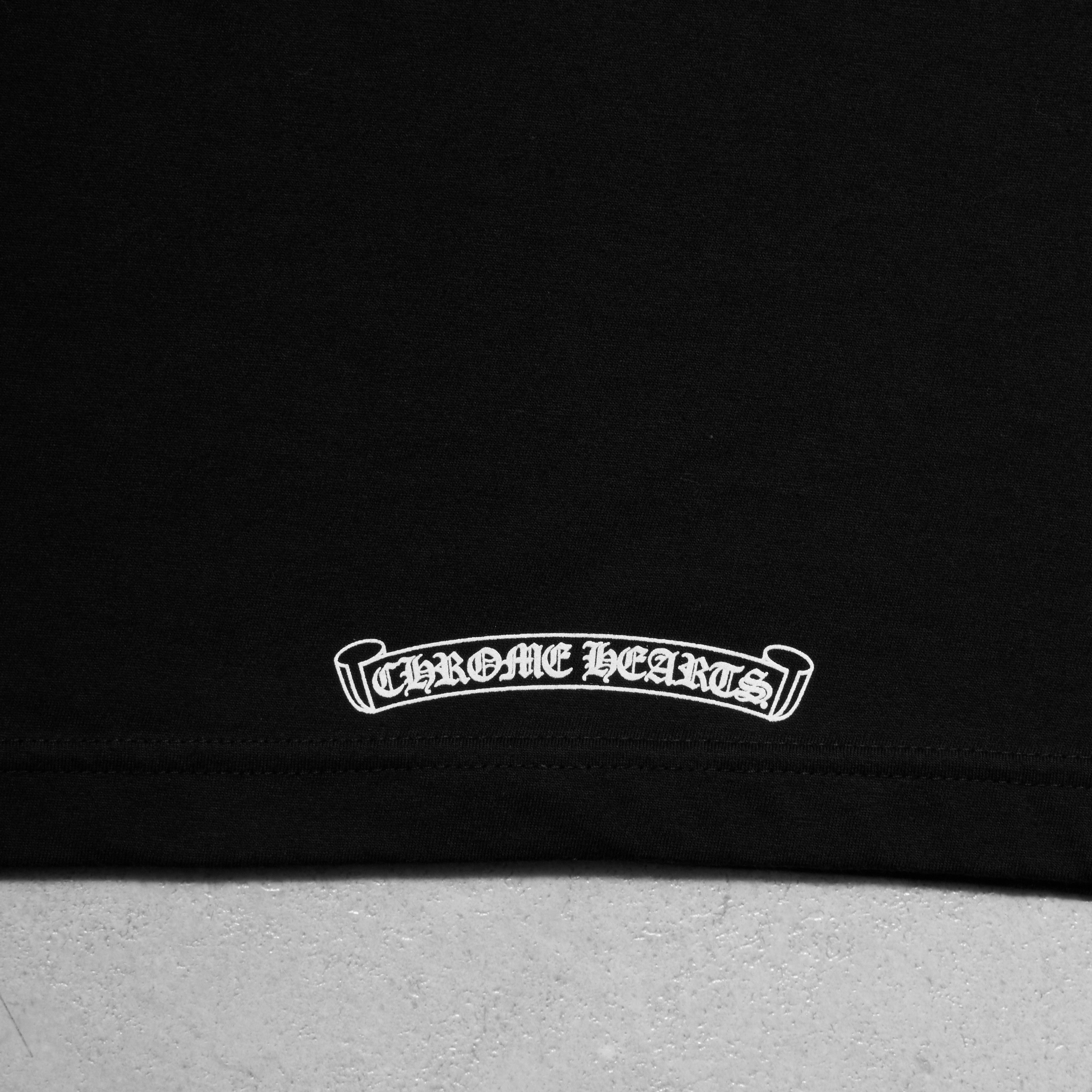 Chrome Hearts CHROME HEARTS Scroll Logo T Shirt Size US L / EU 52-54 / 3 - 7 Thumbnail