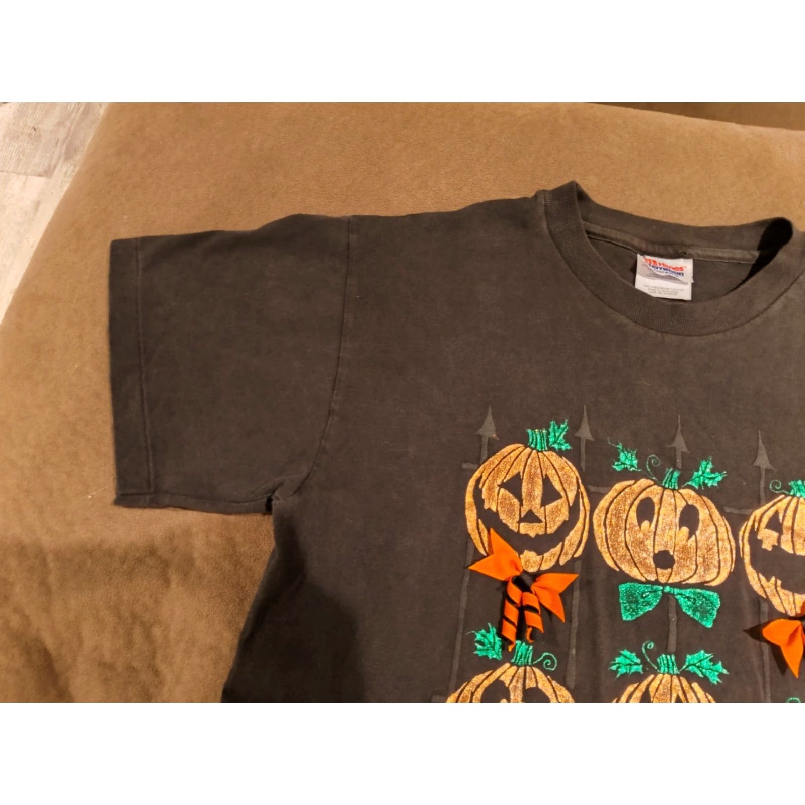 Hanes VINTAGE Halloween Pumpkins Ribbon Bow T-Shirt Men Size M Black 90s Hanes Short Sleeve Size US M / EU 48-50 / 2 - 6 Thumbnail