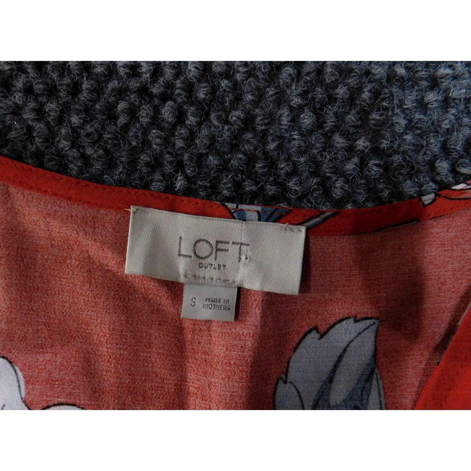 Loft LOFT Outlet Blouse Womens Small Red Floral Wrap V-Neck Tie Sleeve Lightweight Top Size S / US 4 / IT 40 - 5 Thumbnail