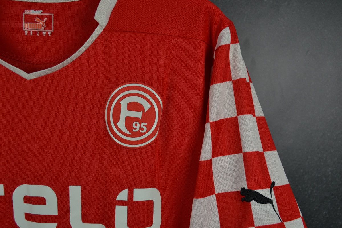 Puma Fortuna Dusseldorf Home Football Shirt Puma Soccer Jersey Size US L / EU 52-54 / 3 - 6 Thumbnail