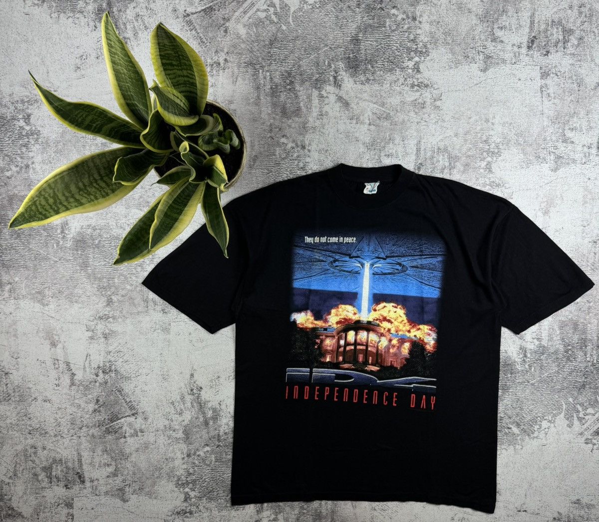Vintage Independence Day Vintage Skull Movie Film 1996 USA 90s Merch XLarge T Shirt Tee Size US XL / EU 56 / 4 - 1 Thumbnail