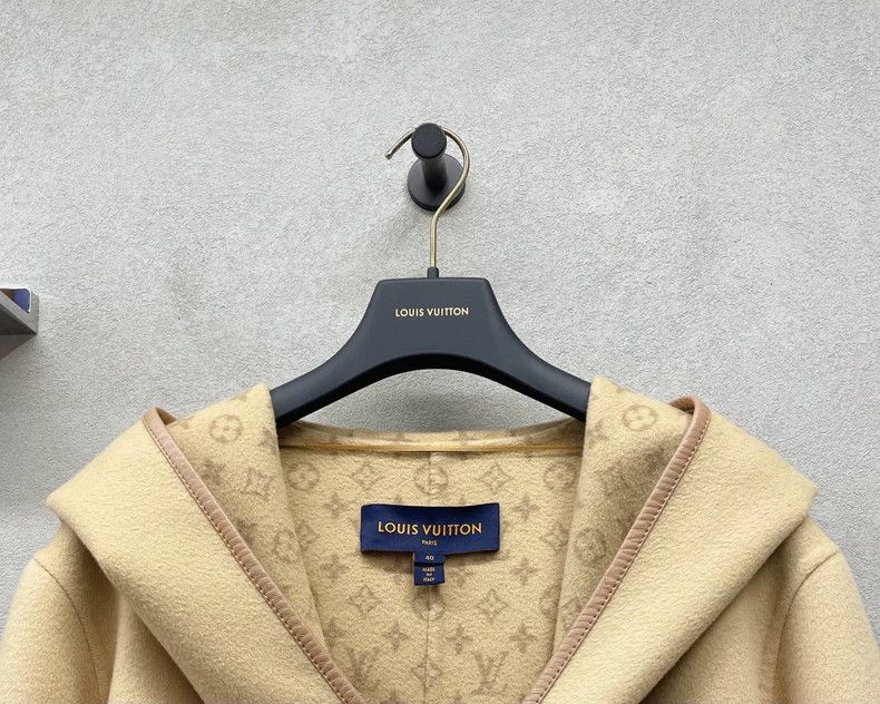 Louis Vuitton Logo printed hooded coat 2504-Nextarrow