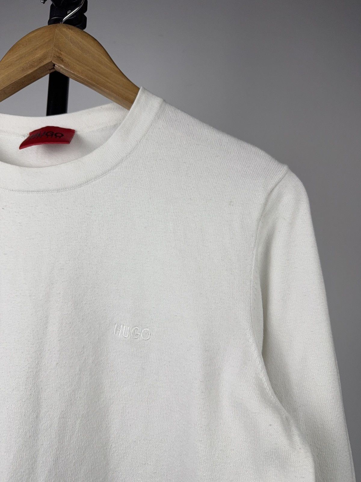 Hugo Boss Luxury HUGO BOSS Minimal Logo Off White Red Tag Sweatshirt M Size US S / EU 44-46 / 1 - 3 Thumbnail