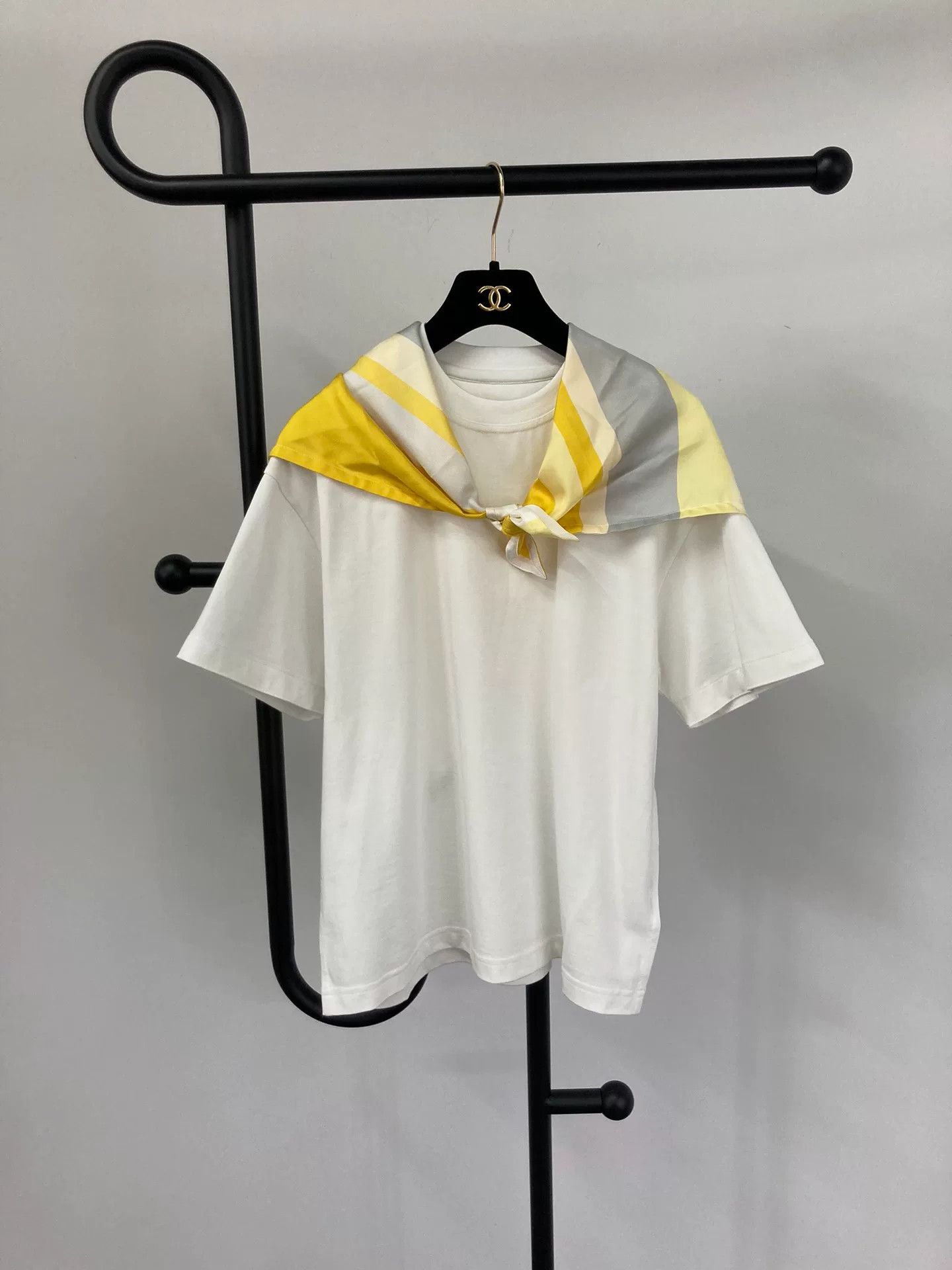 Bottega Veneta BV 25SS Silk Scarf Short-Sleeve T-Shirt Size XS / US 0-2 / IT 36-38 - 1 Thumbnail