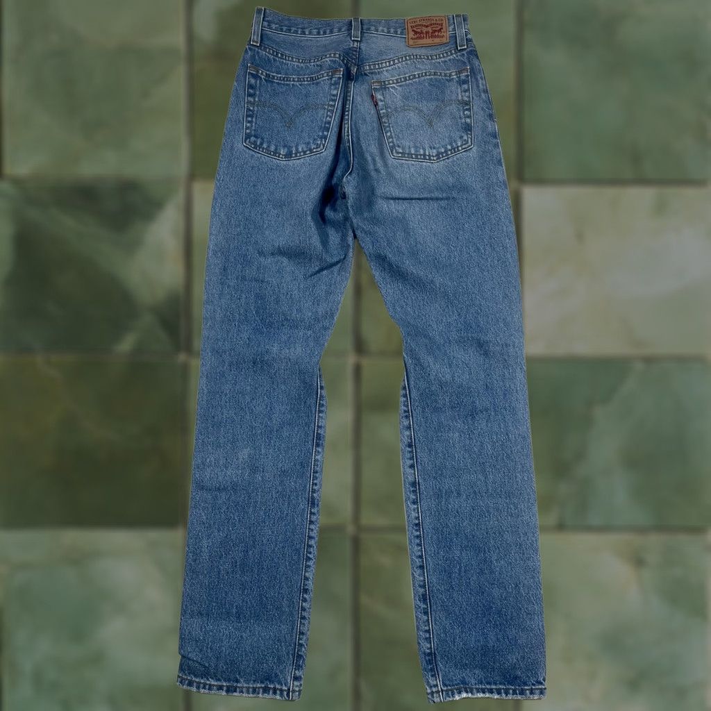 Levi's Levi's 501 Jeans W26 L32 Medium Blue Straight High Rise Distressed Denim Womens Regular XS? Size 26" / US 2 / IT 38 - 1 Thumbnail