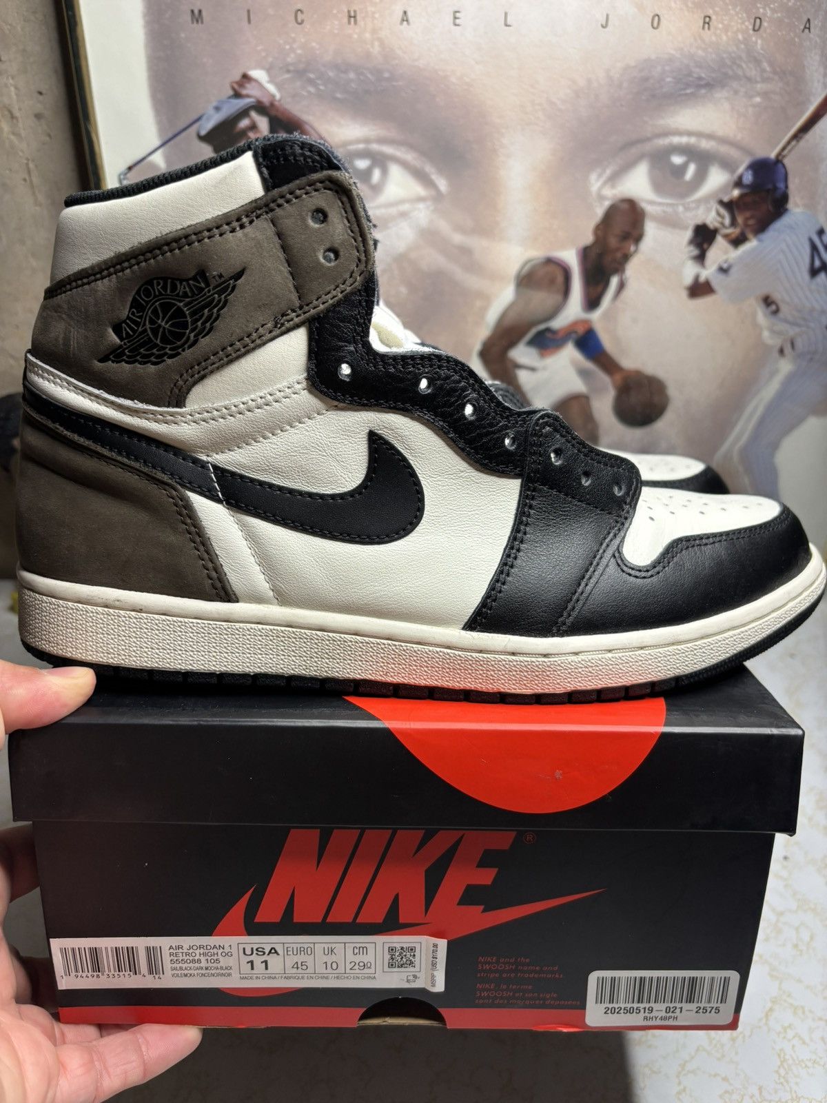 Jordan Brand Air Jordan 1 Retro High Mocha Size US 11 / EU 44 - 1 Thumbnail