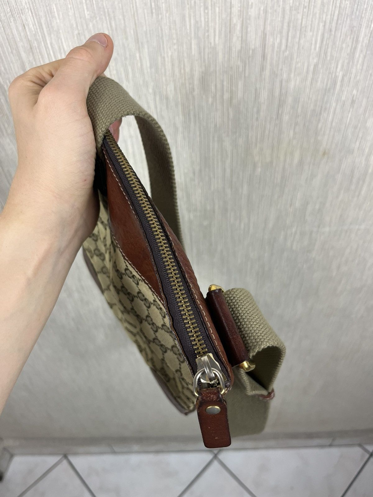 Vintage rare Gucci vintage canvas messenger bag GG monogram leather Size ONE SIZE - 14 Thumbnail