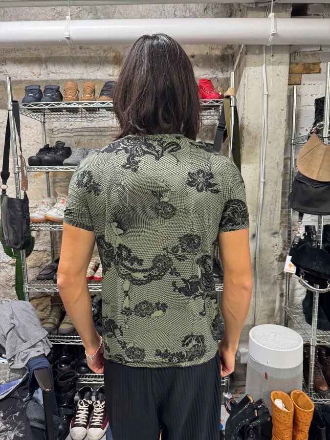 Designer × Roberto Cavalli × Vintage 2000s Roberto Cavalli Wire Roses Khaki T-Shirt Size US S / EU 44-46 / 1 - 3 Thumbnail