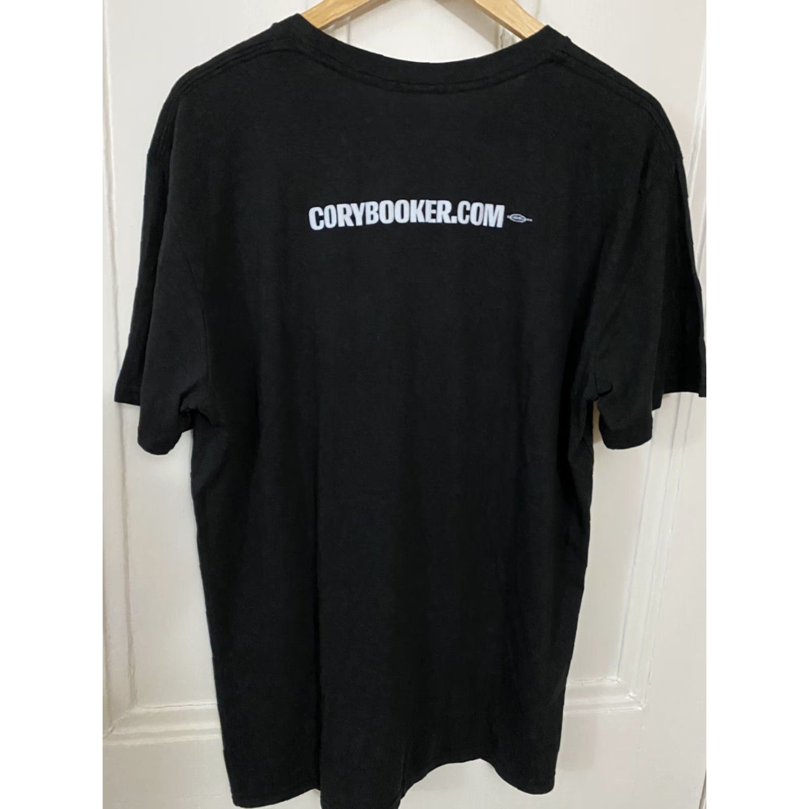 Vintage Mens XL Cory Booker T-shirt 2020 Presidential Campgain Shirt NJ Political Black Crew Neck Short Sleeve Men XL T-Shirt Size US XL / EU 56 / 4 - 3 Thumbnail
