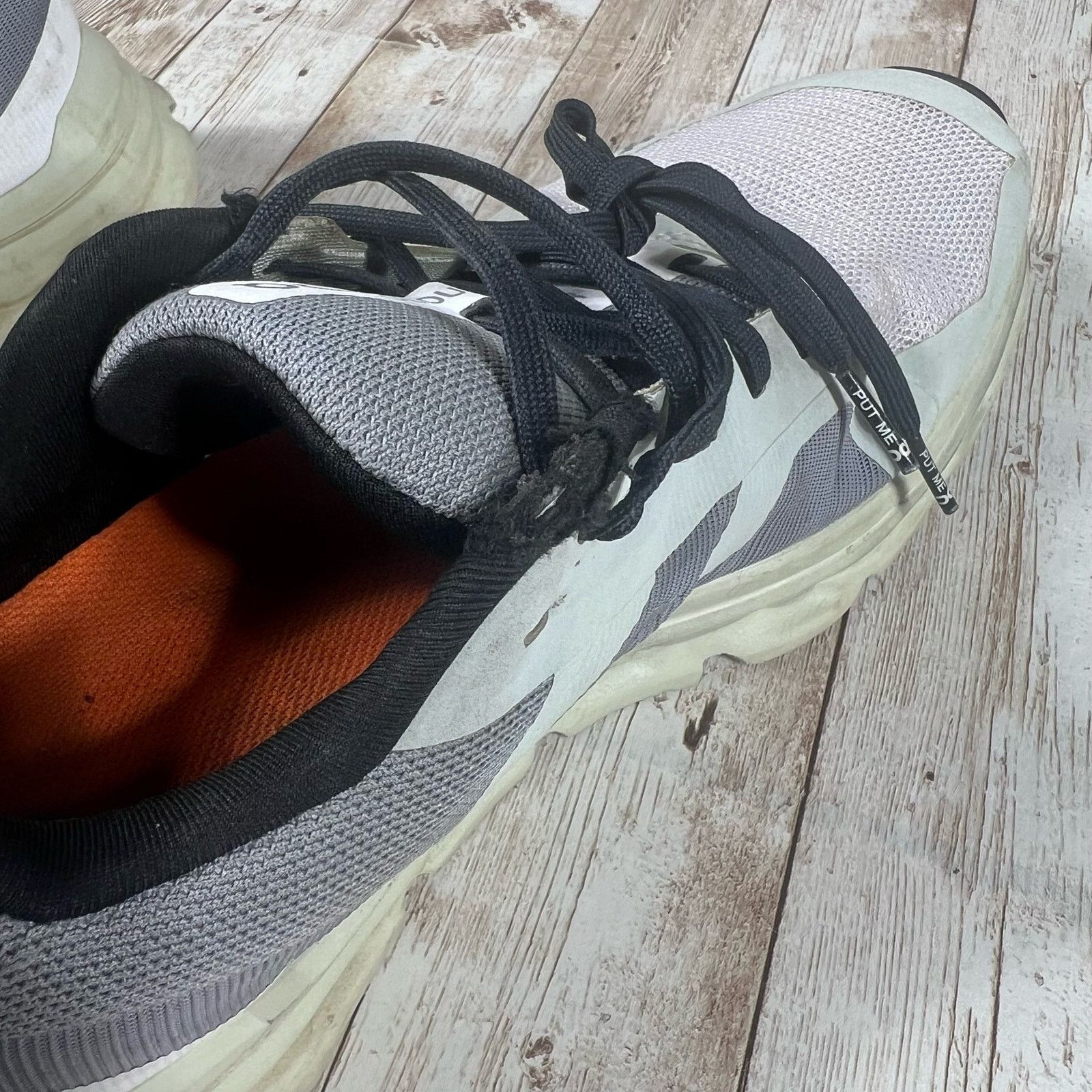 On On Women’s Cloudrunner, Frost/Aloe Running Shoes, Size 8.5 Size US 8.5 / IT 38.5 - 8 Thumbnail