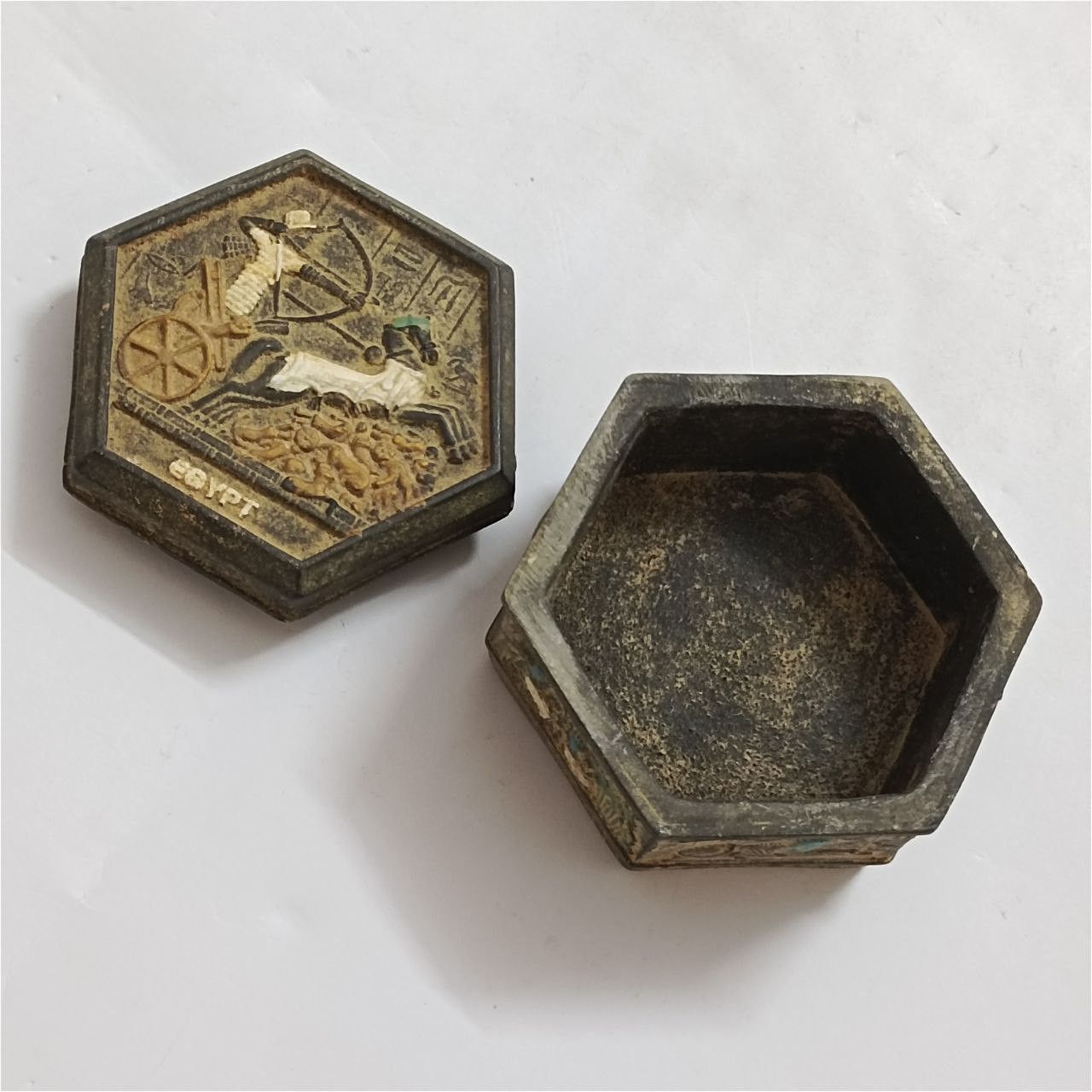 Handmade Handmade egyptian pharaonic box – antique chariot scene Size ONE SIZE - 7 Thumbnail