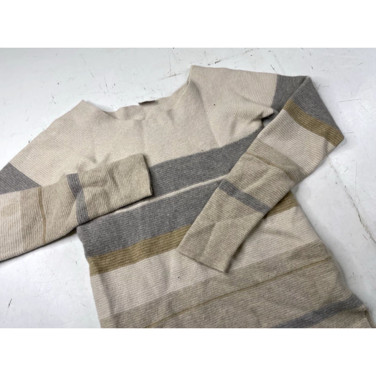 Vintage Celtic & Co Jumper Yoke Detail Tunic 100% Wool Neutral Striped Knit Jumper M Multicoloured Women Winter Vintage No Size M / US 6-8 / IT 42-44 - 2 Thumbnail