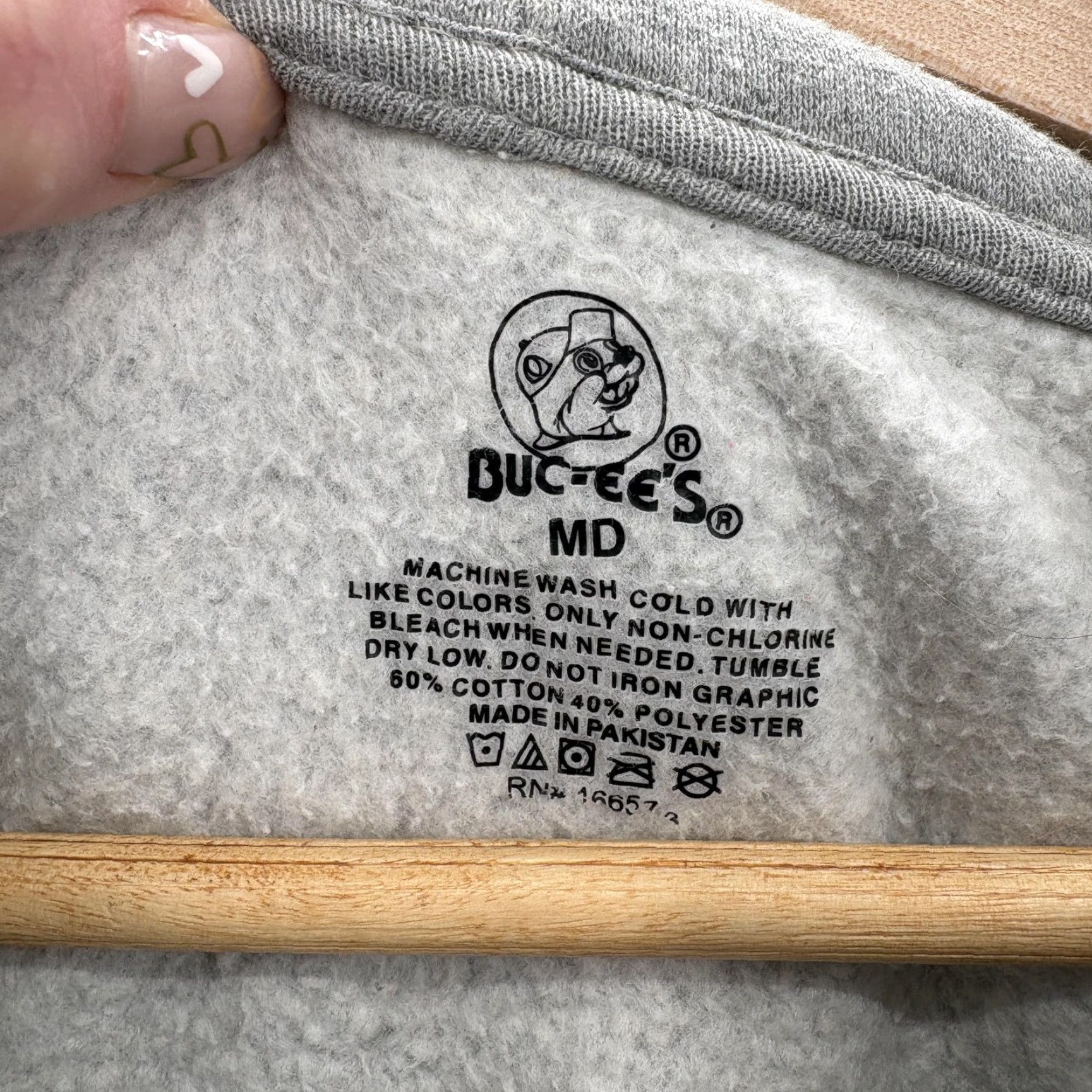 Logo 7 VINTAGE? No — (skip) Buc-ee's Hoodie Mens Medium Gray Fleece Pullover Sweatshirt Beaver Logo Graphic Size US M / EU 48-50 / 2 - 3 Thumbnail