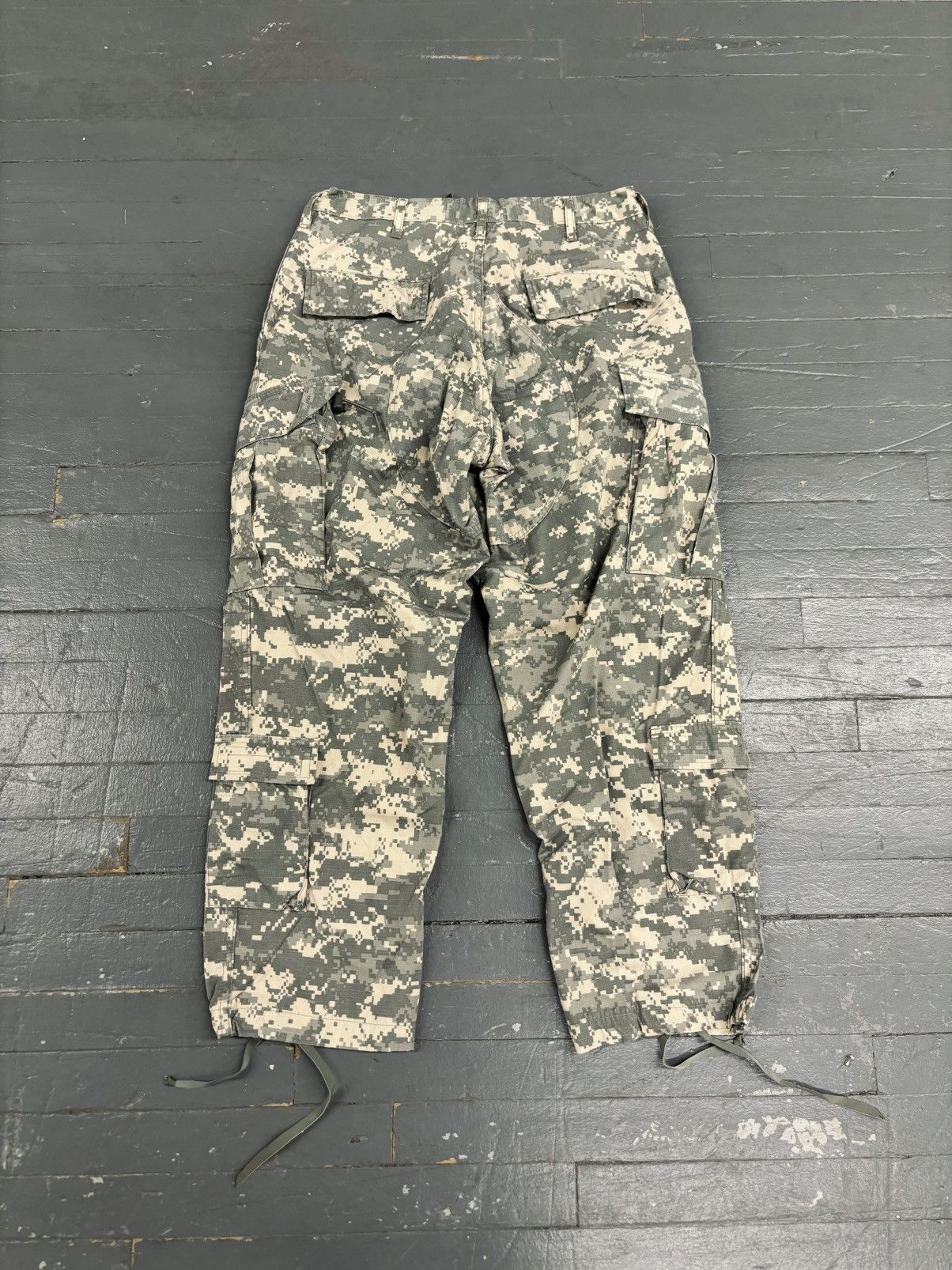 Vintage Vintage US military cargo baggy pants Size US 31 - 1 Thumbnail