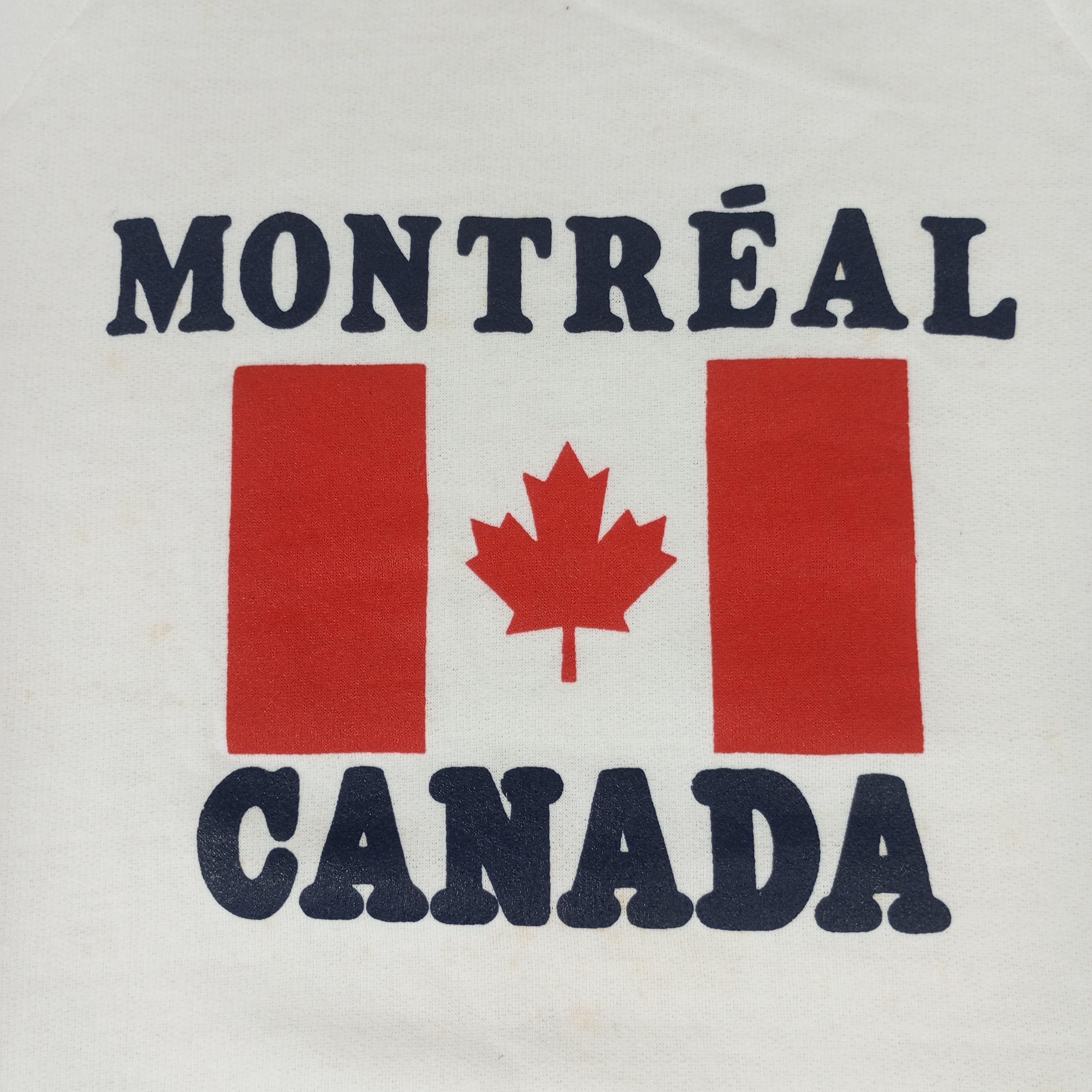 Vintage Montreal Canada Center Flag Design Vintage Sweatshirt Size US S / EU 44-46 / 1 - 2 Thumbnail