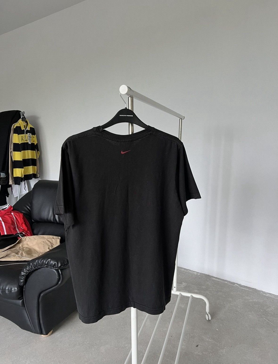 Nike RARE Vintage Nike Distressed T-shirt Size US S / EU 44-46 / 1 - 4 Thumbnail