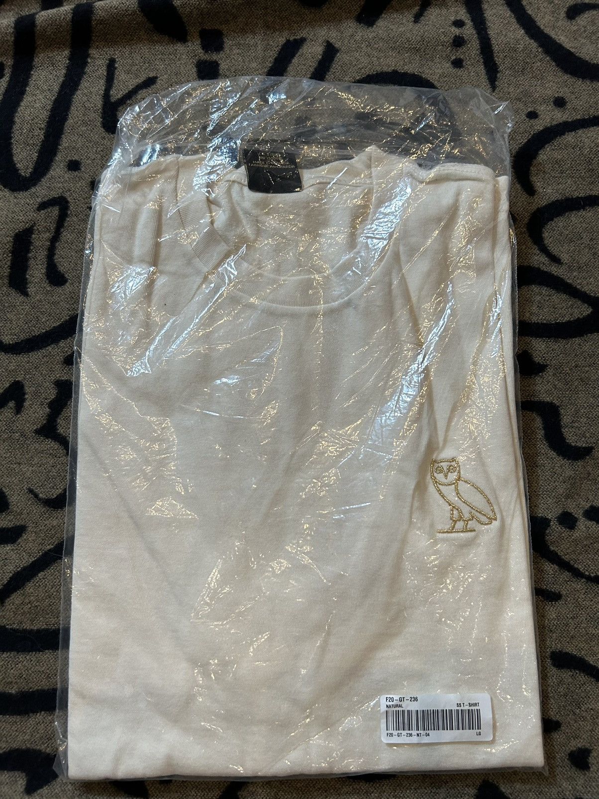 October's Very Own 2020 Cream Garment Dye Tshirt Size US L / EU 52-54 / 3 - 8 Thumbnail
