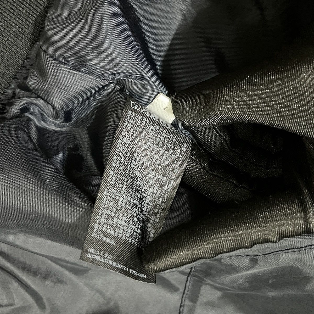 Uniqlo Uniqlo Bomber Jacket Size US M / EU 48-50 / 2 - 11 Thumbnail