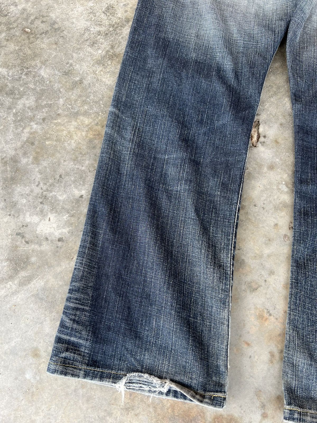 Edwin × Japanese Brand × Jean Vintage Edwin Blue Trip Edgeline Distressed Jean Size US 33 - 12 Thumbnail