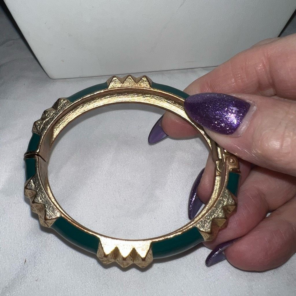 Vintage Vintage MCM Gold Tone and Green Enameled Hinged Cuff Size ONE SIZE - 5 Thumbnail