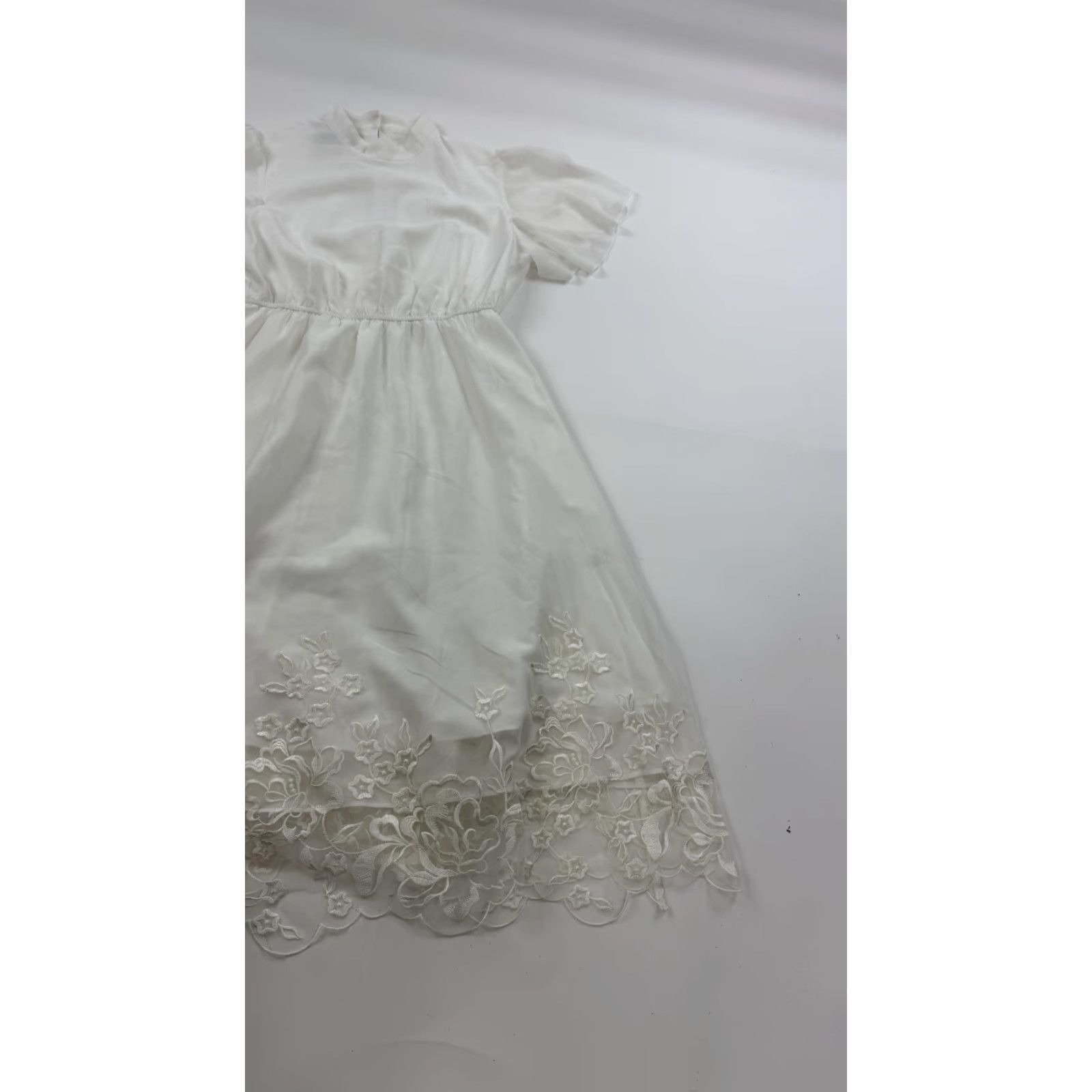 Vintage JJ's House Dress Womens Medium White Floral Embroidered Hem A-Line Short Sleeve Size 32" / US 10 / IT 46 - 3 Thumbnail