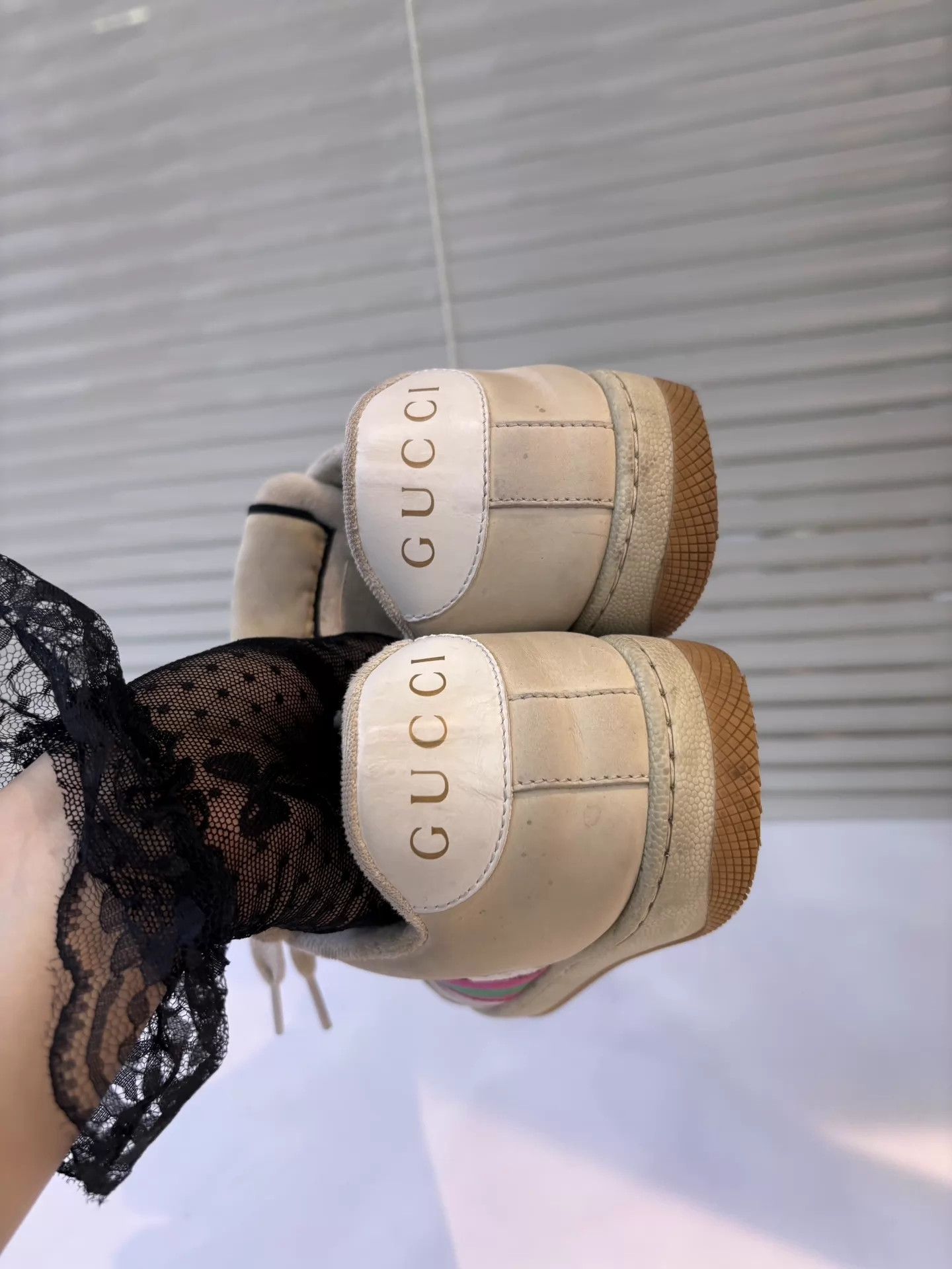 Gucci Gucci White 9/10 Women's 36 Sneakers Size US 5.5 / IT 35.5 - 7 Thumbnail